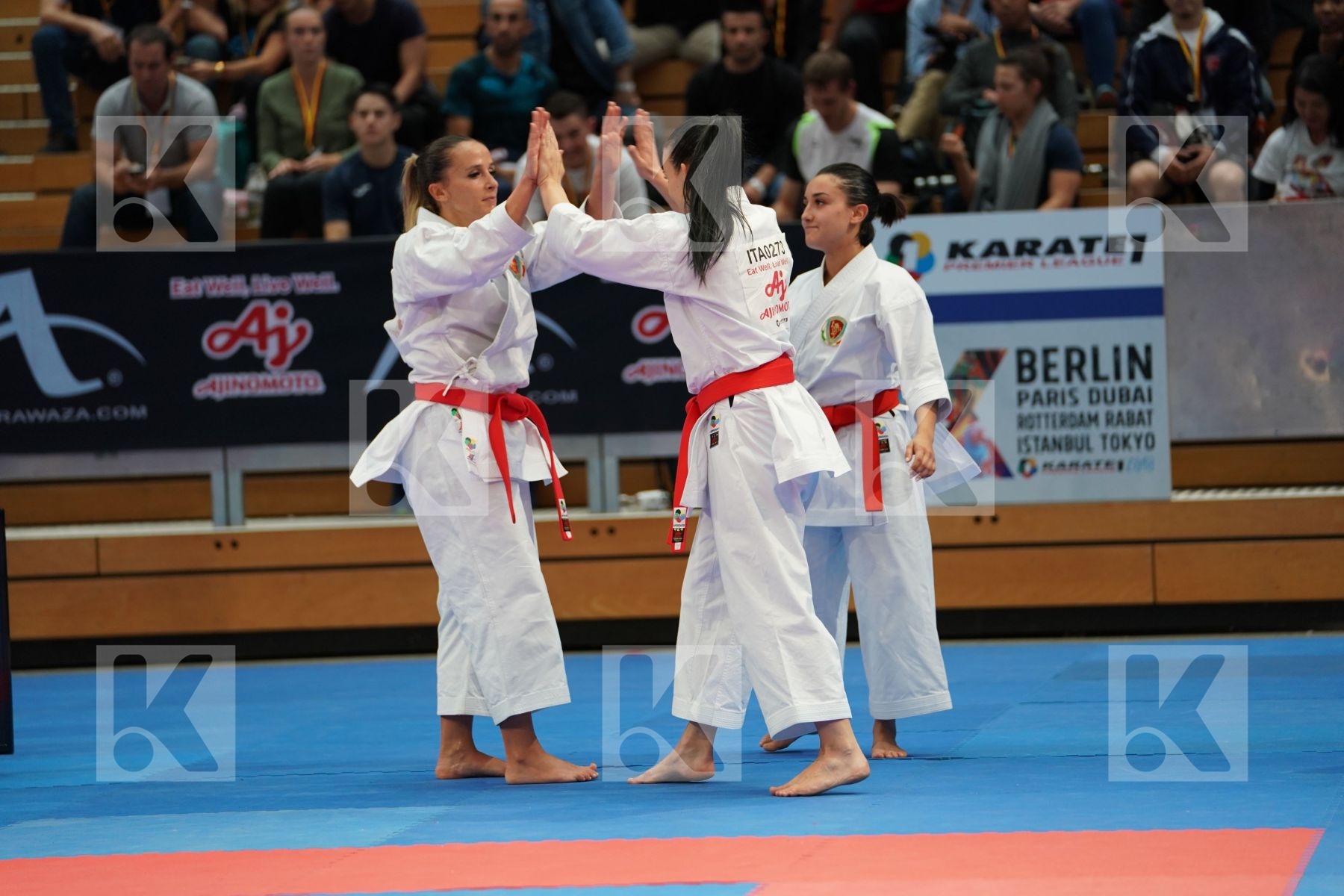 ITALIA (BATTAGLIA, Casale, Pezzetti) in Senior Team Female Kata - Gold bout