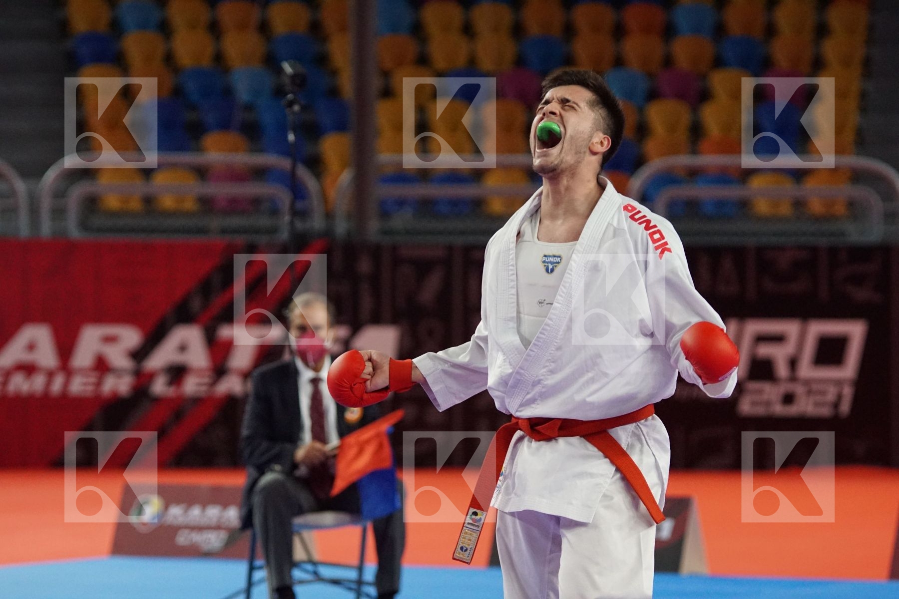 Matias Fuentes RODRIGUEZ (CHILE) vs (Daniele DE VIVO (ITALY) in Male Kumite -75 Kg - Bronze bout