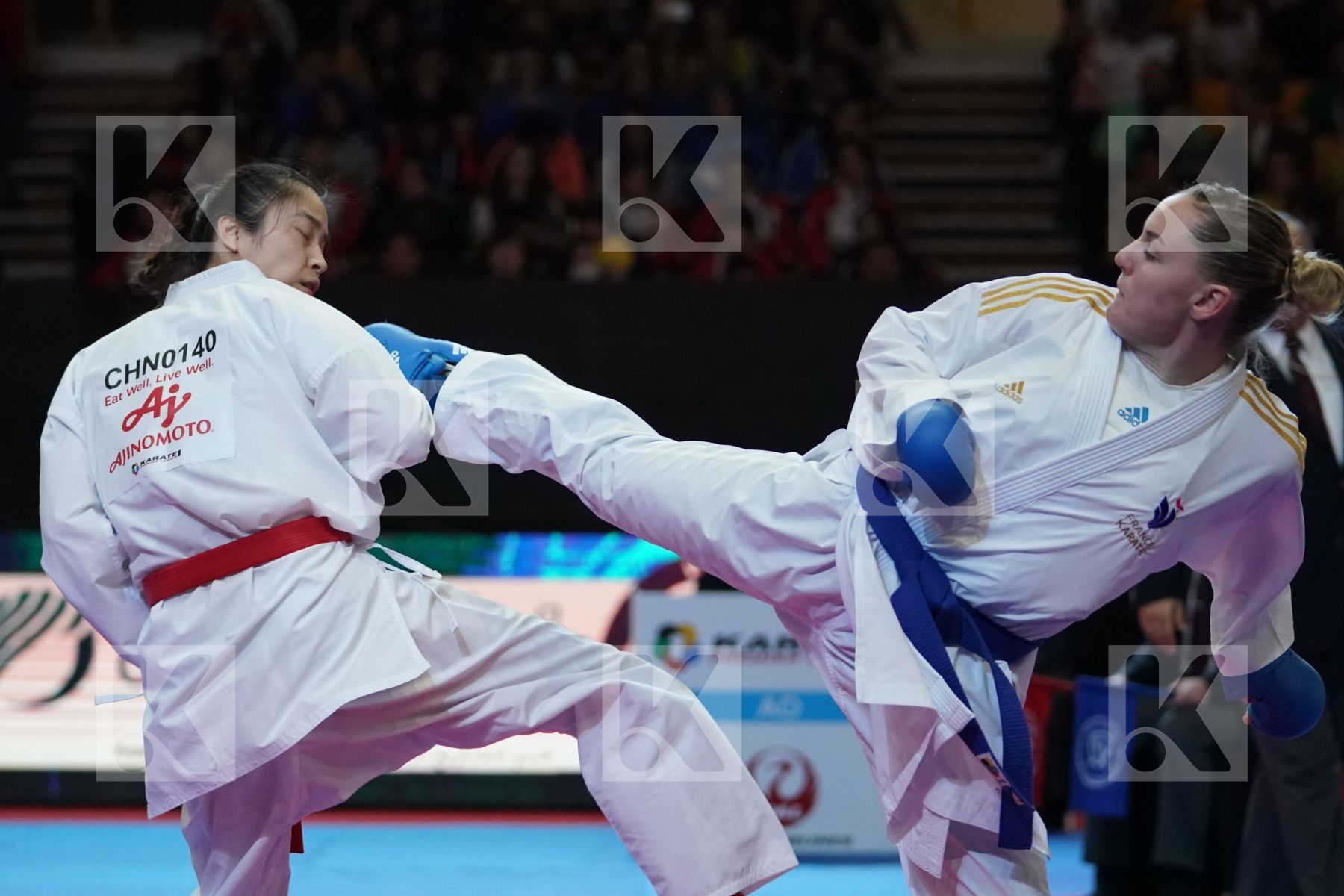 TANG LINGLING (CHINA) VS AGIER ALIZEE (FRANCE) in Senior Kumite -68 Kg - Bronze bout