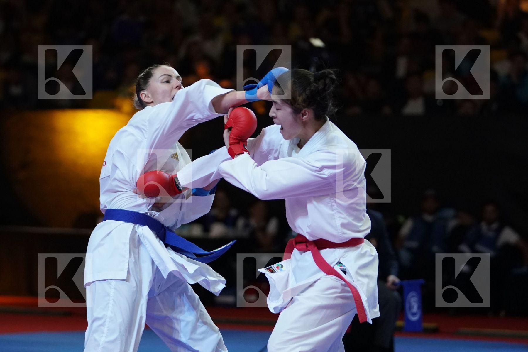 TANG LINGLING (CHINA) VS AGIER ALIZEE (FRANCE) in Senior Kumite -68 Kg - Bronze bout