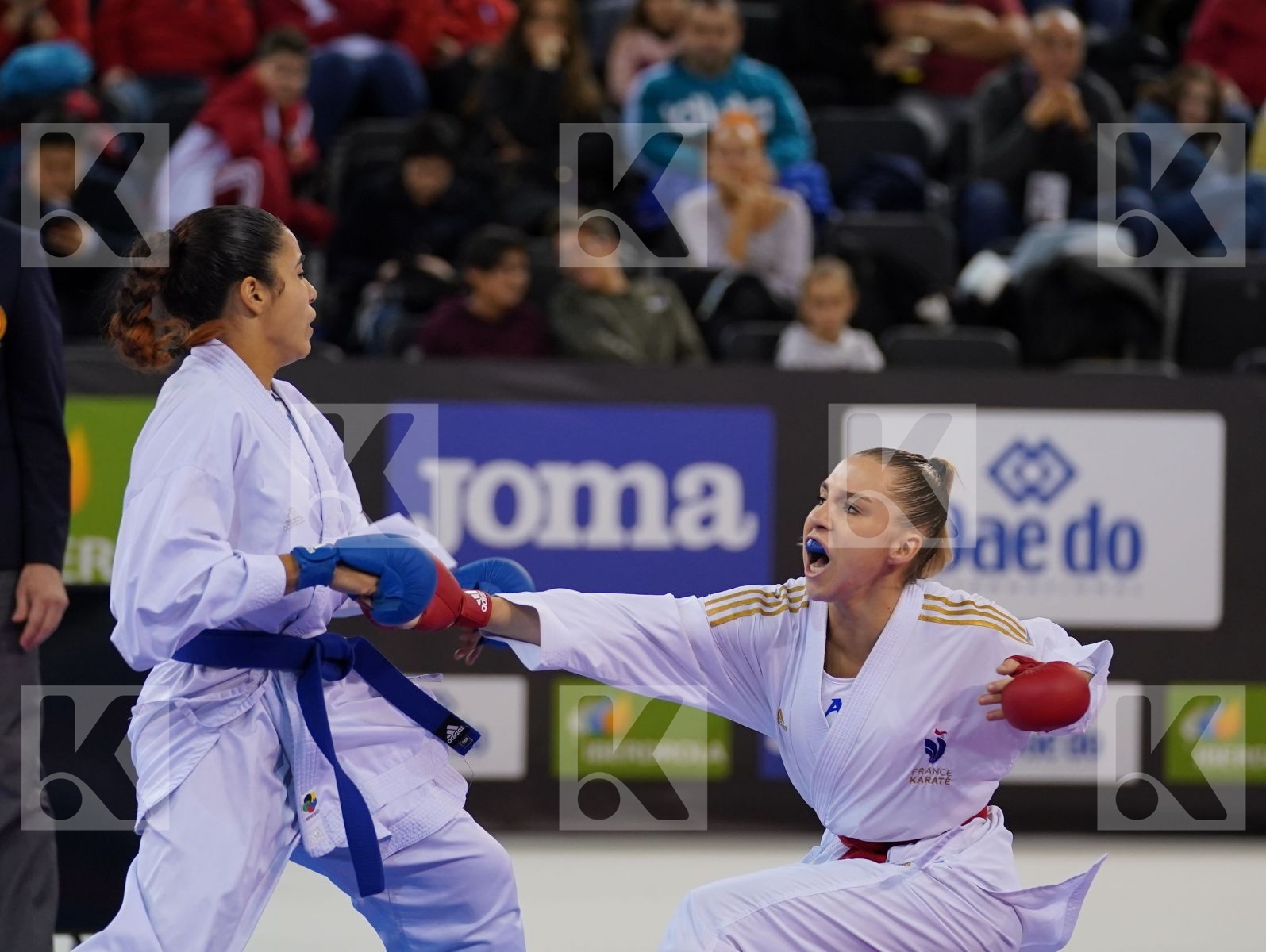 PHILIPPE GWENDOLINE (FRANCE) vs HEURTAULT LEILA (FRANCE) in Senior Kumite -61 Kg - Bronze bout
