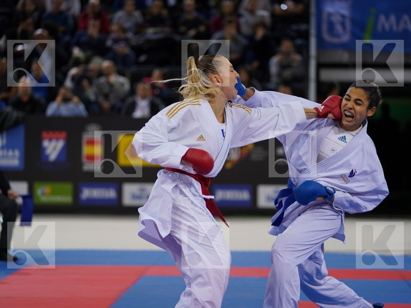 PHILIPPE GWENDOLINE (FRANCE) vs HEURTAULT LEILA (FRANCE) in Senior Kumite -61 Kg - Bronze bout