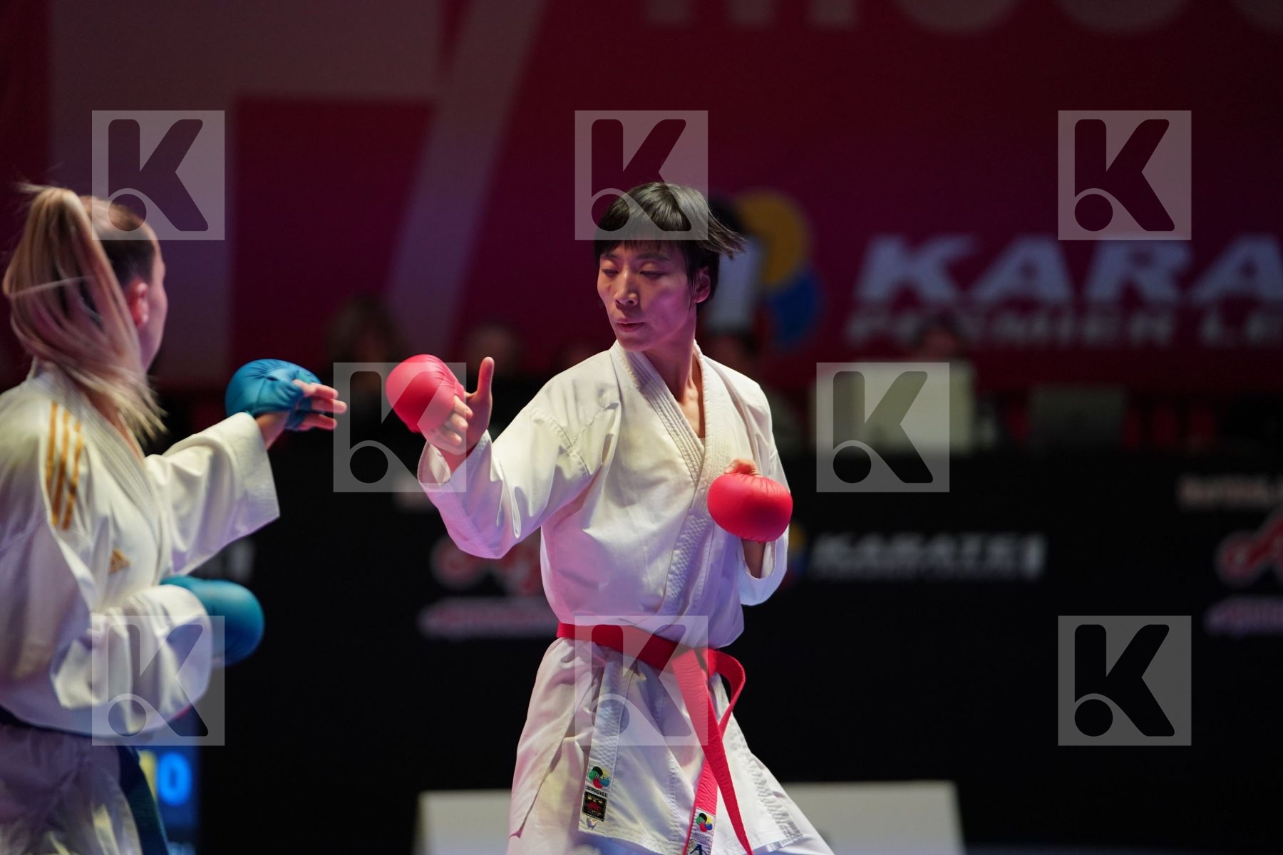 YIN XIAOYAN (CHINA) vs PHILIPPE GWENDOLINE (FRANCE) in Senior Kumite -61 Kg - Bronze bout