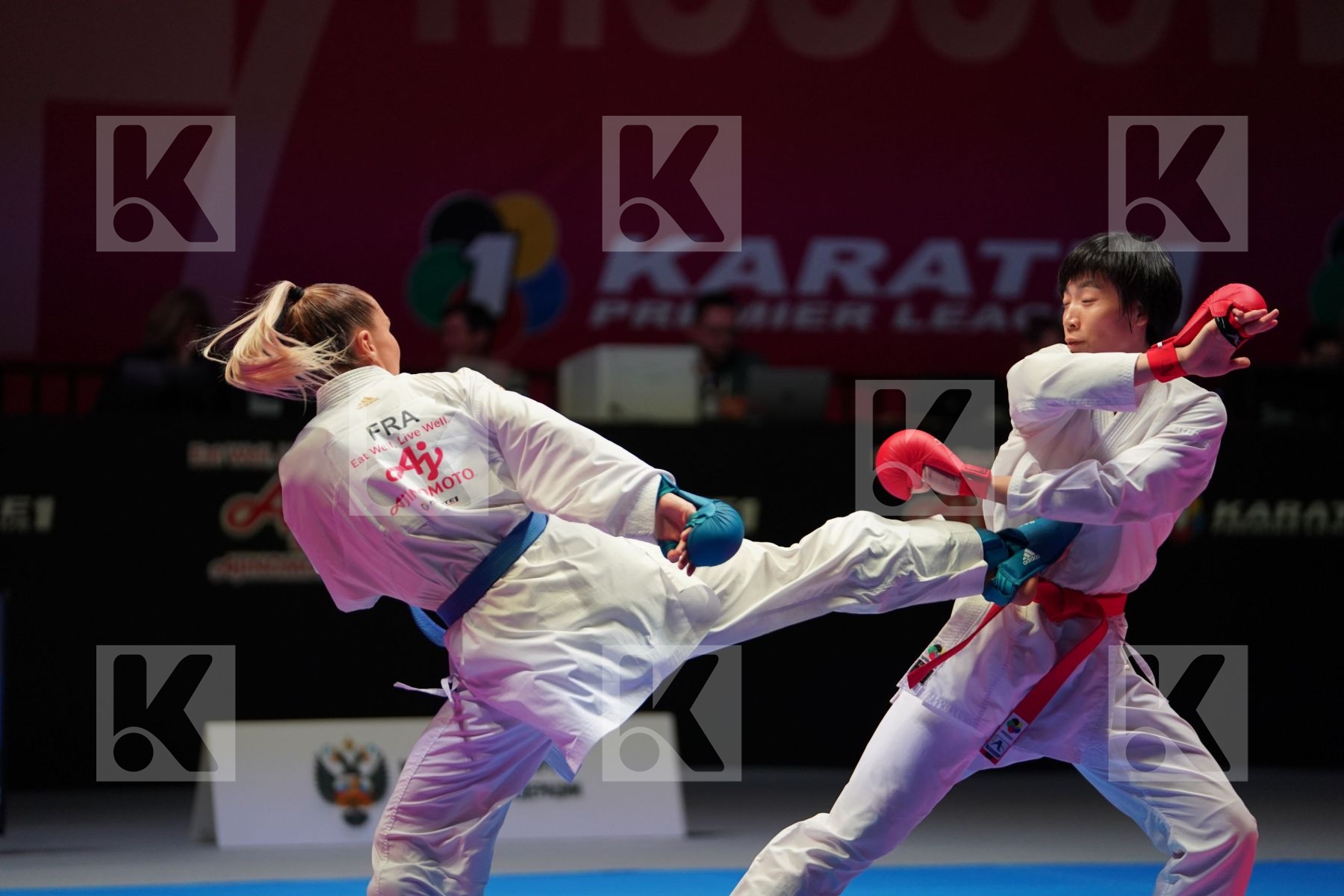 YIN XIAOYAN (CHINA) vs PHILIPPE GWENDOLINE (FRANCE) in Senior Kumite -61 Kg - Bronze bout