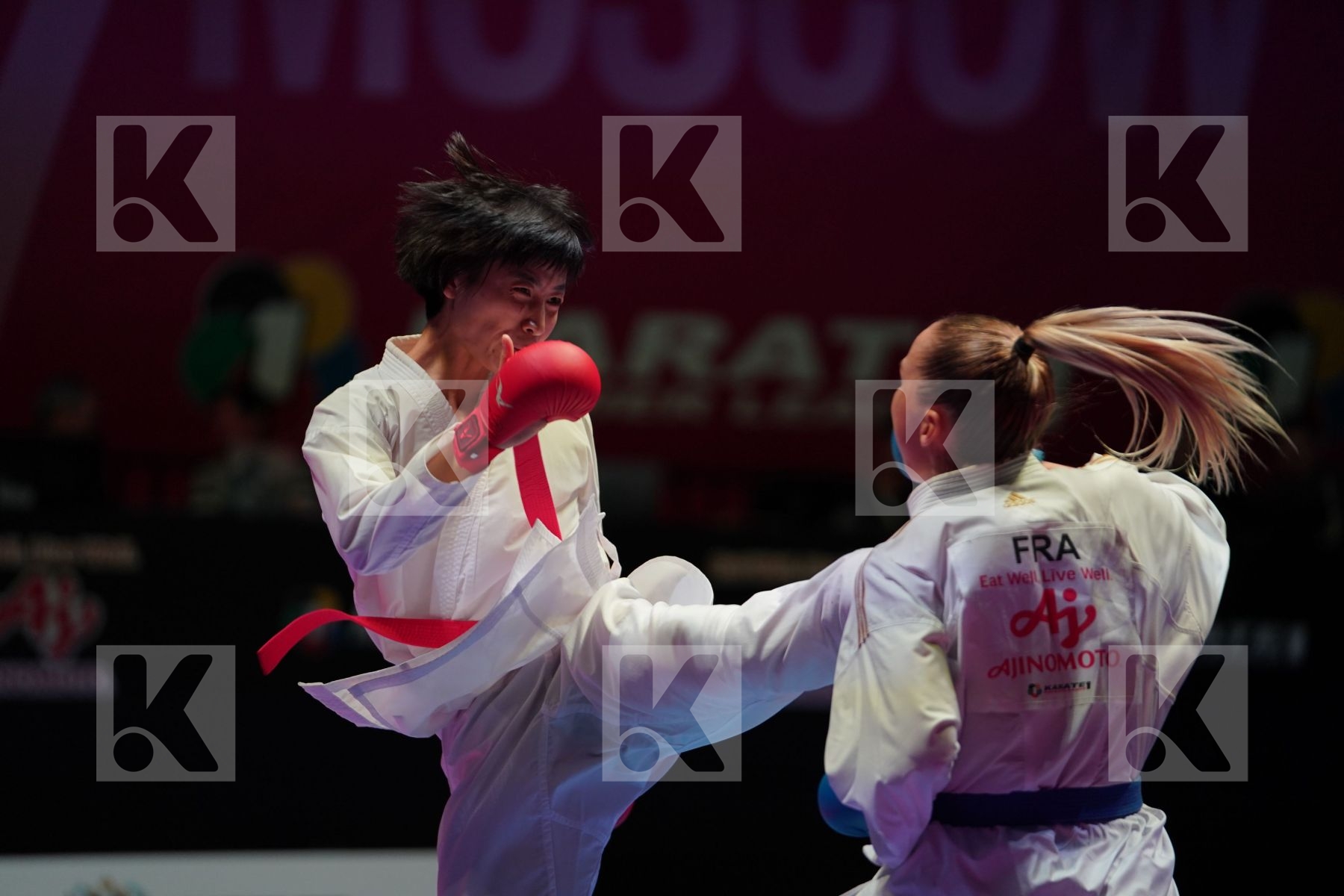 YIN XIAOYAN (CHINA) vs PHILIPPE GWENDOLINE (FRANCE) in Senior Kumite -61 Kg - Bronze bout