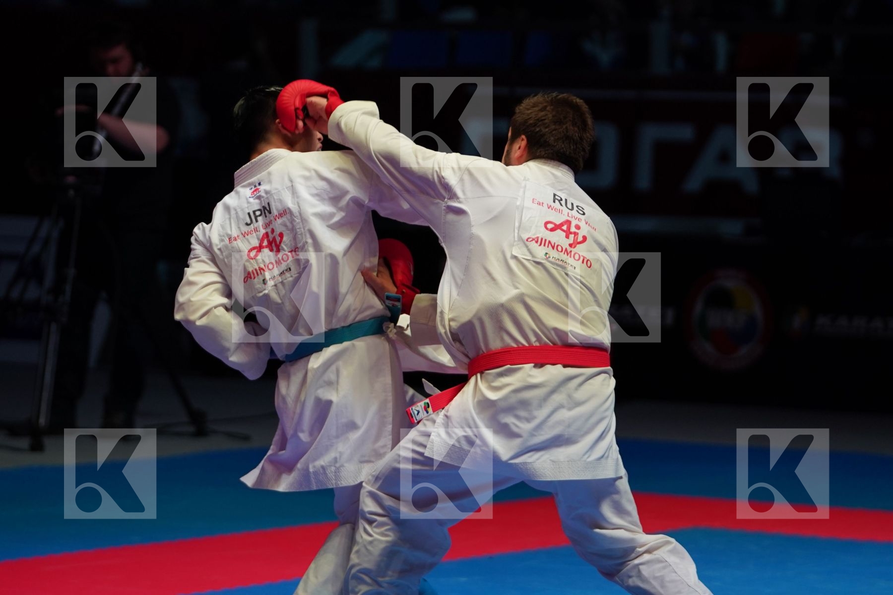 DENISENKO DENIS (RUSSIAN FEDERATION) vs SHIMADA RIKITO (JAPAN) in Senior Kumite -84 Kg - Bronze bout