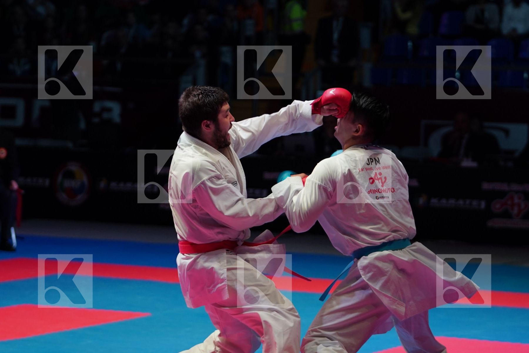 DENISENKO DENIS (RUSSIAN FEDERATION) vs SHIMADA RIKITO (JAPAN) in Senior Kumite -84 Kg - Bronze bout