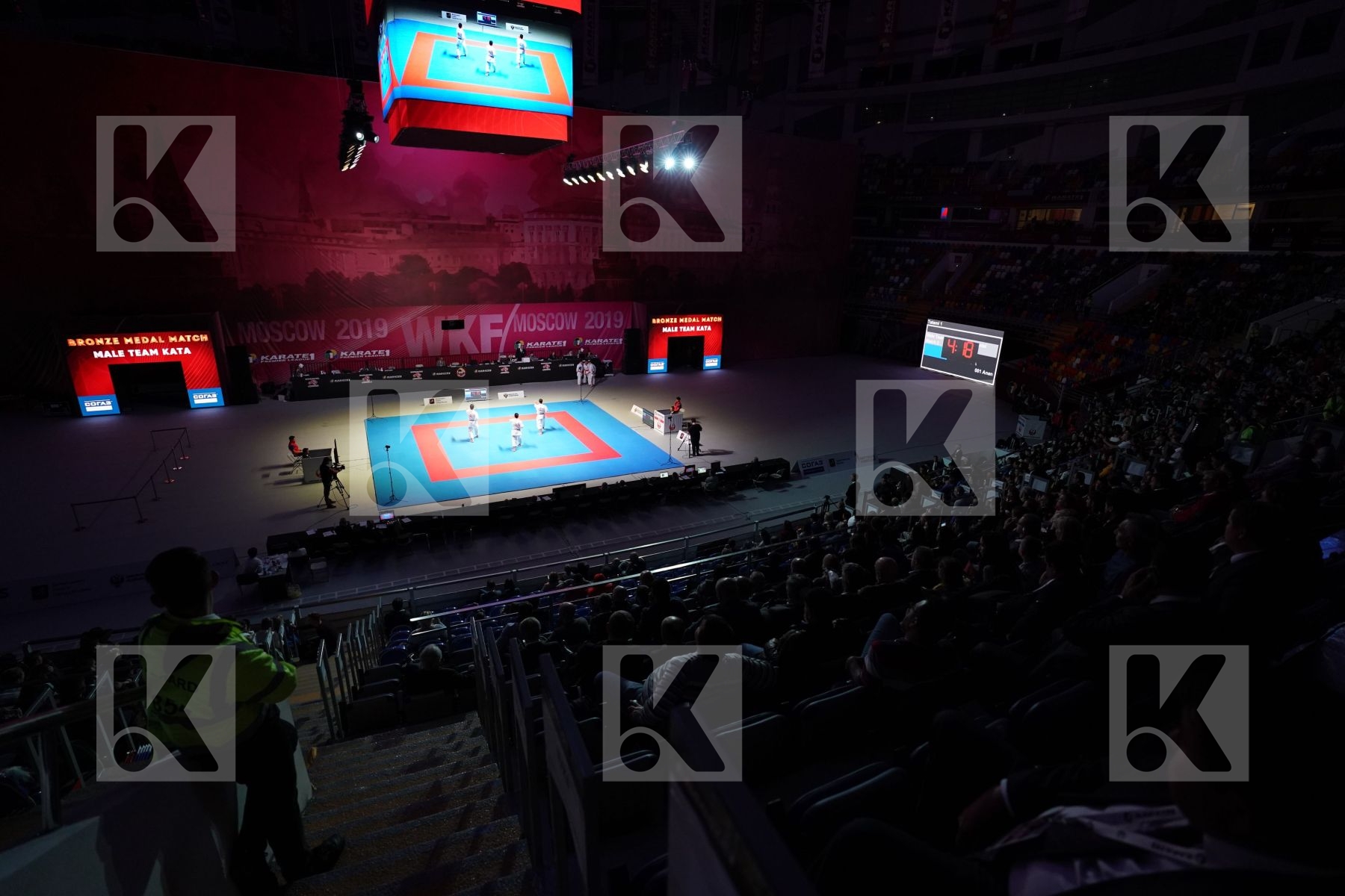 Arena during Bronze with public