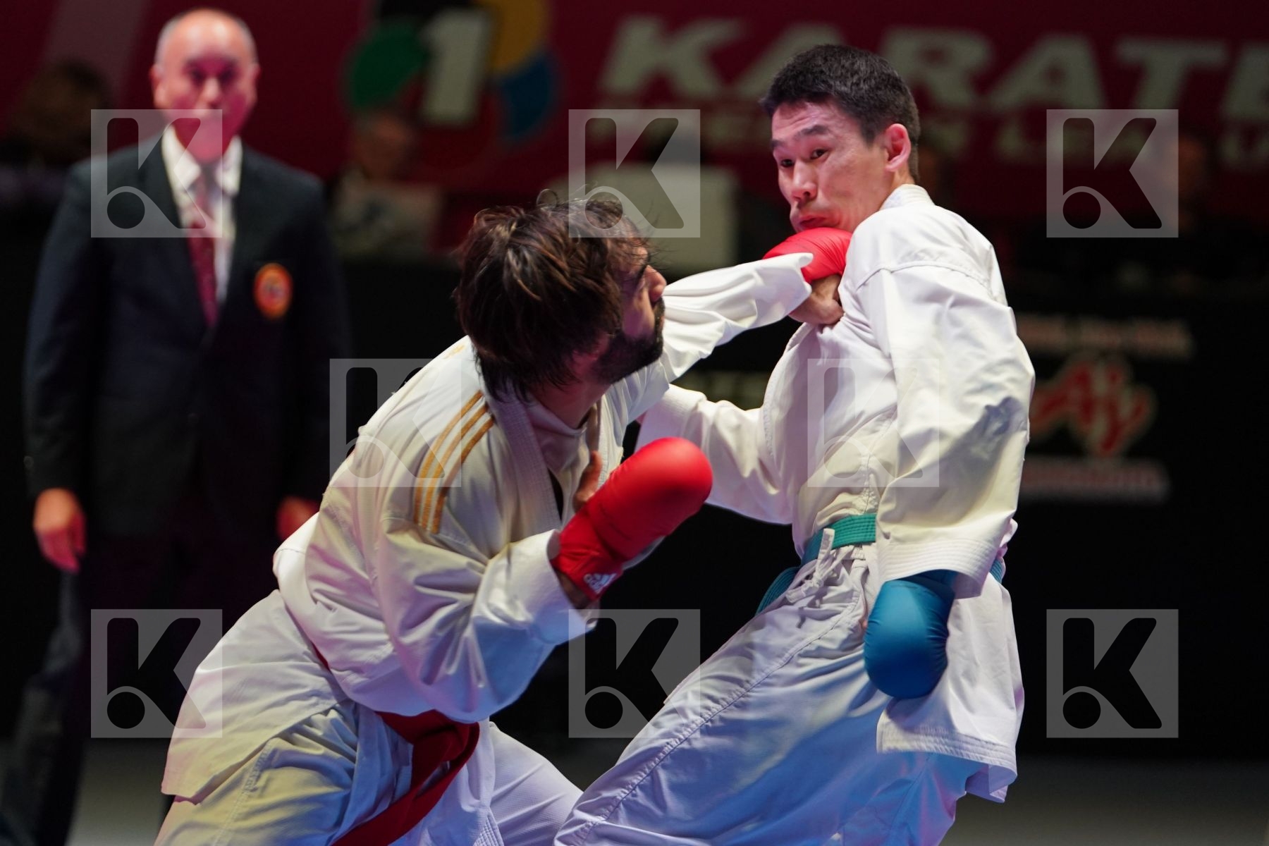 AGHAYEV RAFAEL (AZERBAIJAN) vs AINAZAROV YERMEK (KAZAKHSTAN) in Senior Kumite -75 Kg - Gold bout