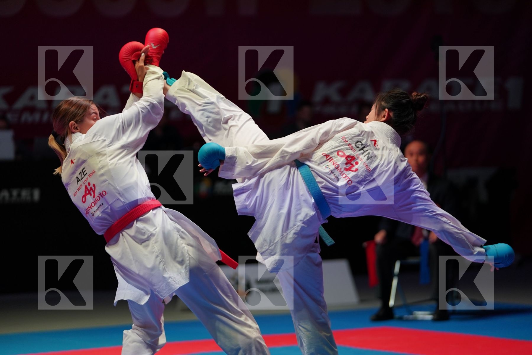 ZARETSKA IRINA (AZERBAIJAN vs GONG LI (CHINA) in Senior Kumite -68 Kg - Gold bout