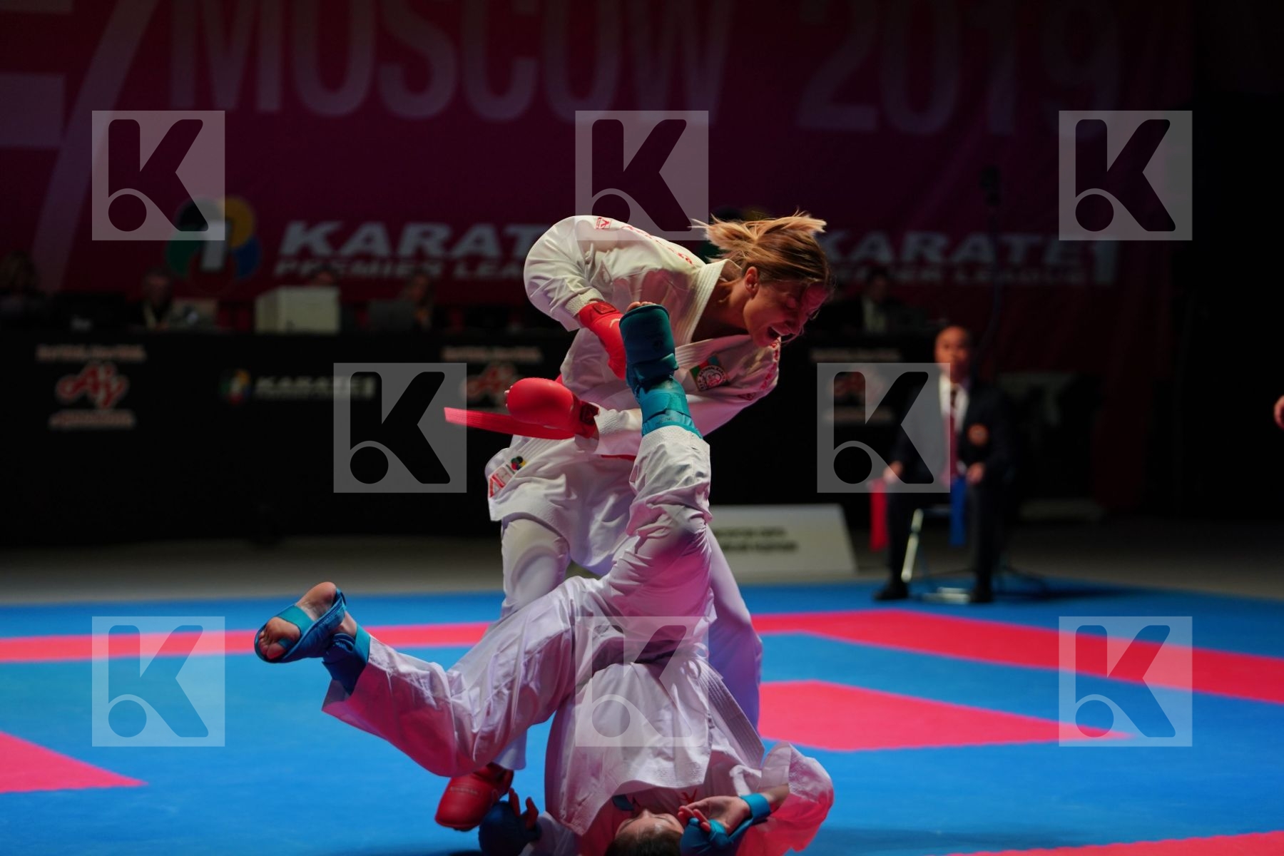 ZARETSKA IRINA (AZERBAIJAN vs GONG LI (CHINA) in Senior Kumite -68 Kg - Gold bout
