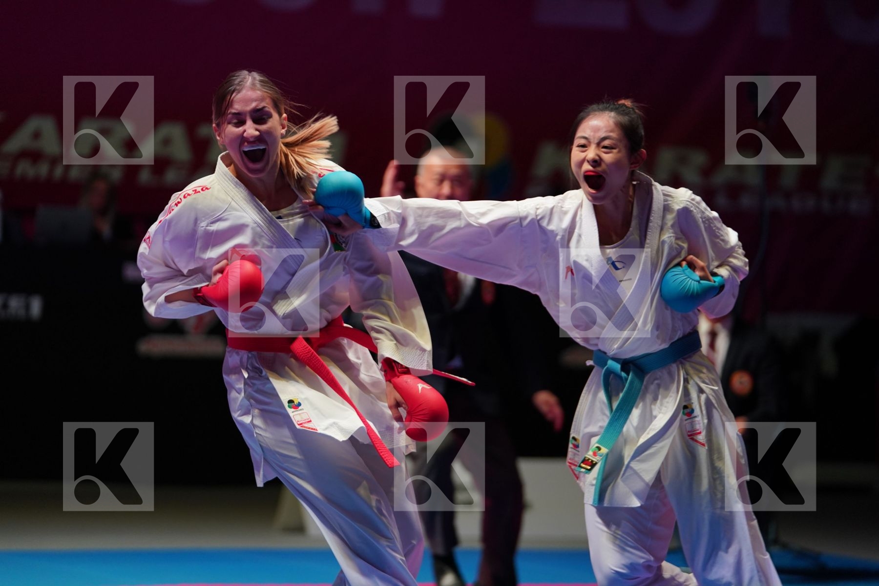 ZARETSKA IRINA (AZERBAIJAN vs GONG LI (CHINA) in Senior Kumite -68 Kg - Gold bout