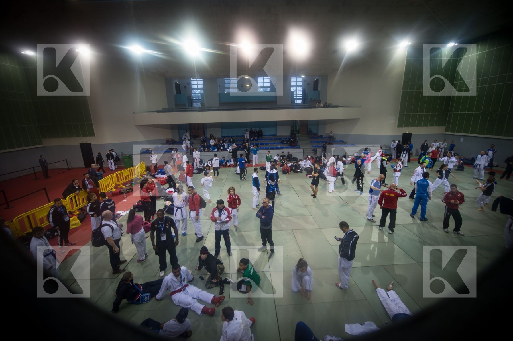 arena Coubertin Paris warm-up