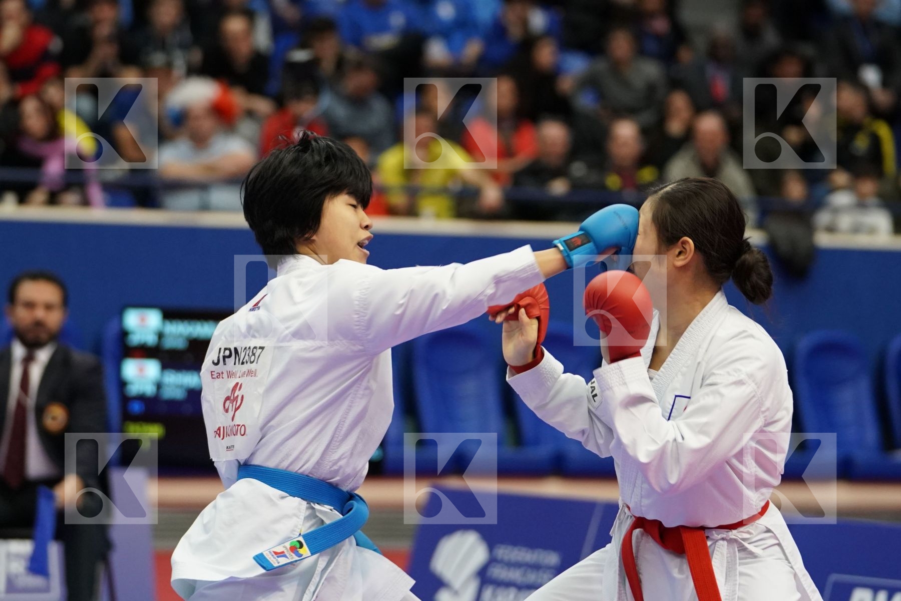 NAKAMURA SHIORI  (JAPAN) vs ISHIAI FUMIKA  (JAPAN) in Senior Kumite -55 Kg - Bronze bout