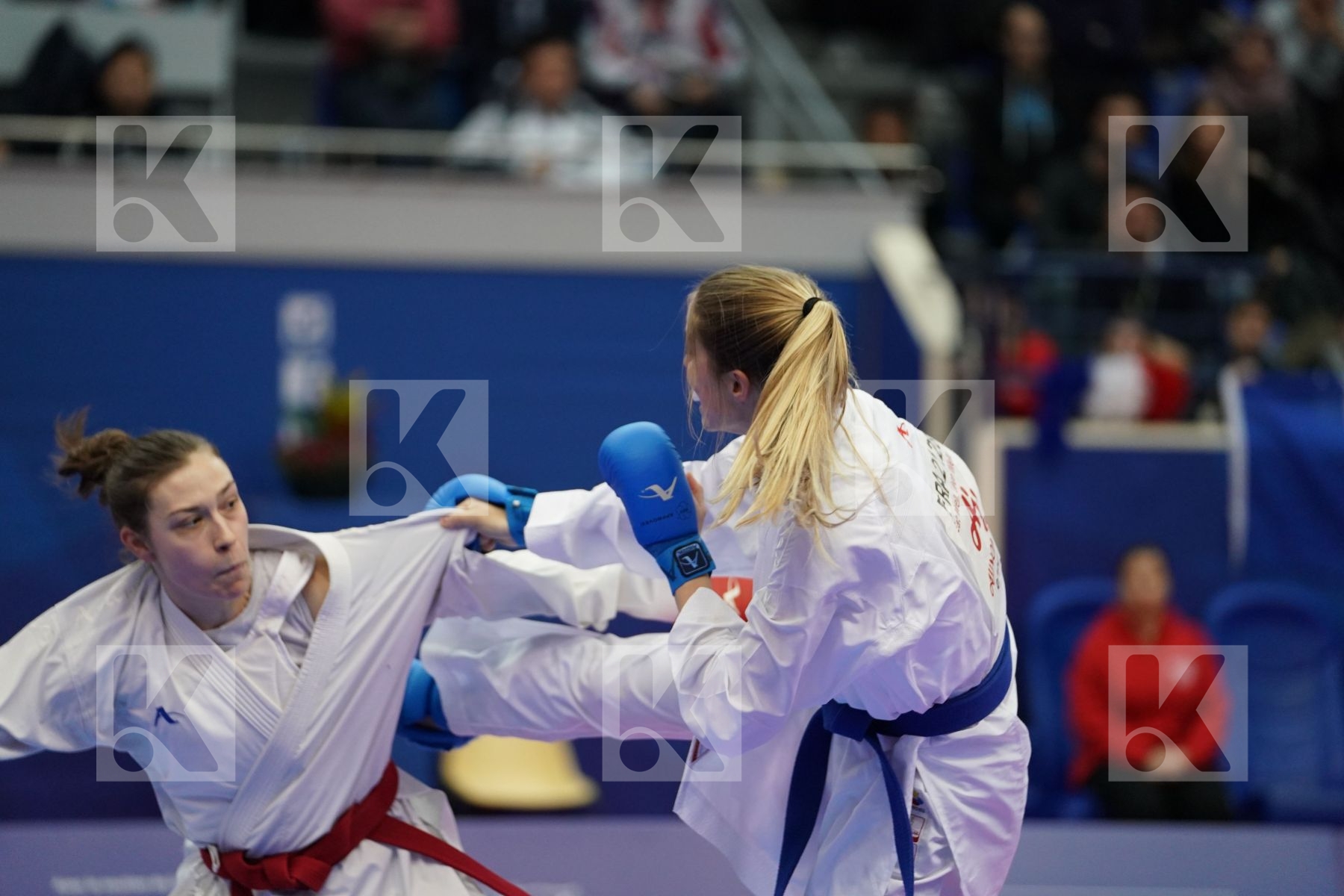 VASOVIC ANDRIJANA (SERBIA) vs SIVERT LAURA (FRANCE) in Senior Kumite Ð 61 Kg - Bronze bout