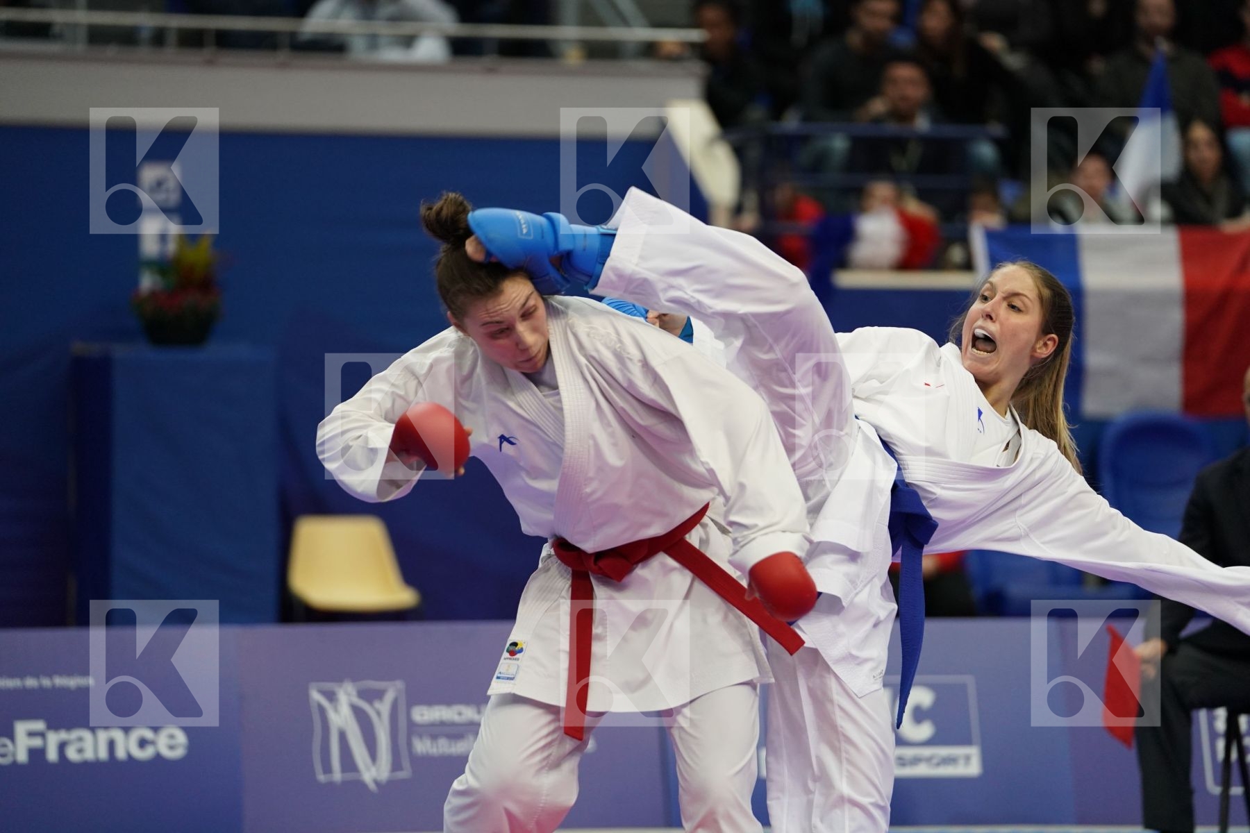 VASOVIC ANDRIJANA (SERBIA) vs SIVERT LAURA (FRANCE) in Senior Kumite Ð 61 Kg - Bronze bout