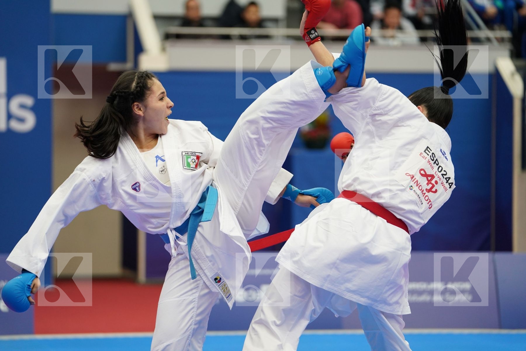 VIZCAINO GONZALEZ CRISTINA (ESP) vs RAMOS AK ITALY SACHIKO PAULINA (MEXICO) in Senior Kumite Ð 68 Kg - Bronze bout