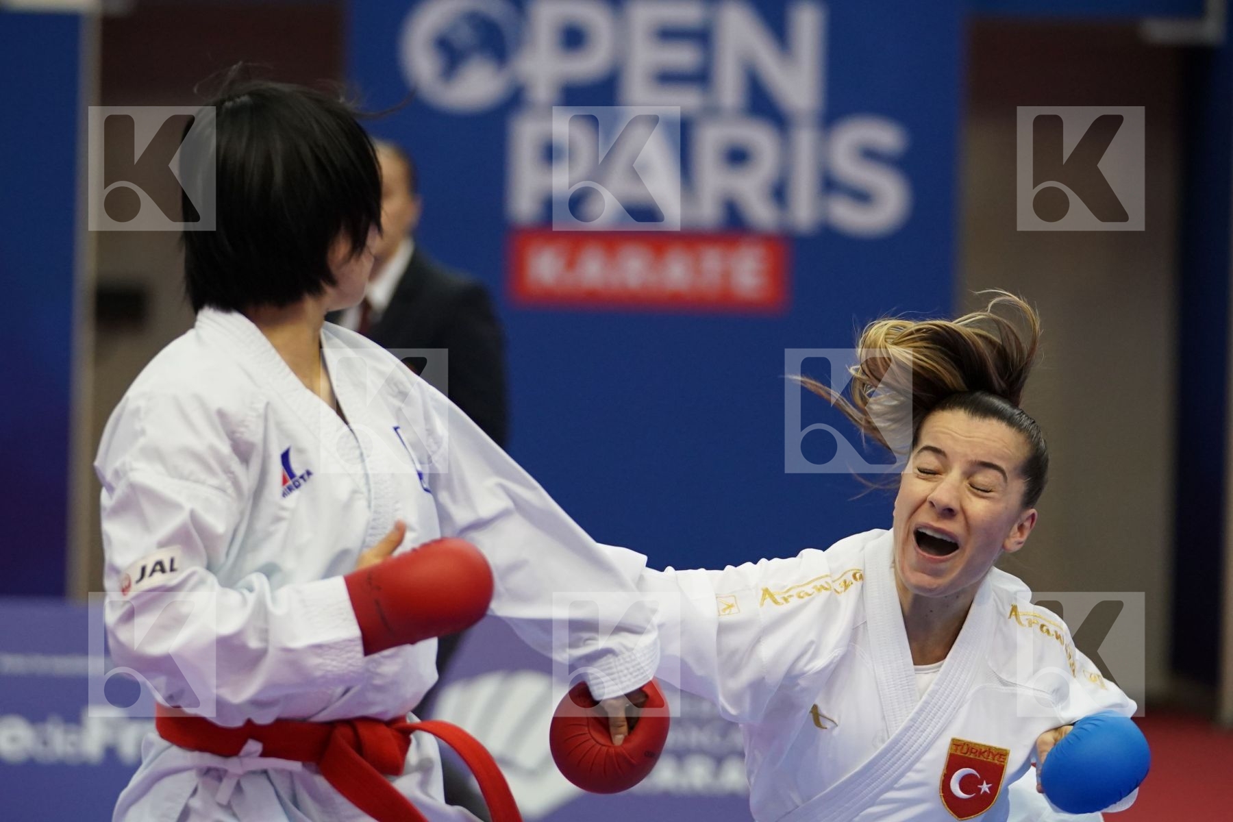 MIYAHARA MIHO (JAPAN) vs OZCELIK ARAPOGLU SERAP (TURKEY) in Senior Kumite -50 Kg - Gold bout
