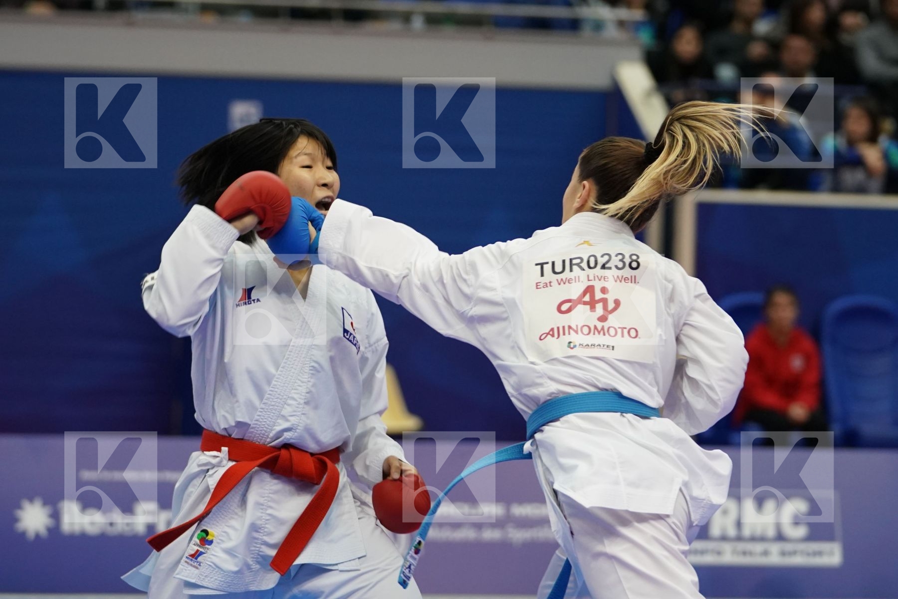 MIYAHARA MIHO (JAPAN) vs OZCELIK ARAPOGLU SERAP (TURKEY) in Senior Kumite -50 Kg - Gold bout
