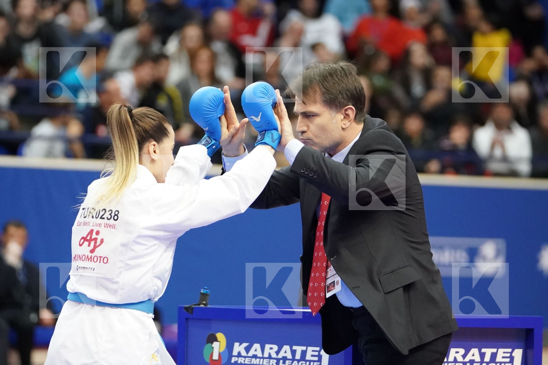 MIYAHARA MIHO (JAPAN) vs OZCELIK ARAPOGLU SERAP (TURKEY) in Senior Kumite -50 Kg - Gold bout