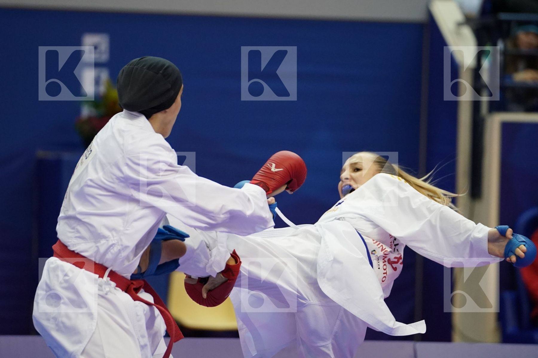 LOTFY GIANA (EGYPT) vs PHILIPPE GWENDOLINE (FRANCE) in Senior Kumite Ð 61 Kg - Gold bout