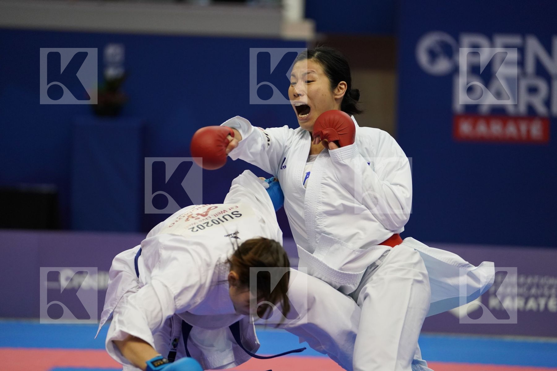 SOMEYA KAYO (JAPAN) vs QUIRICI ELENA (SWITZERLAND) in Senior Kumite Ð 68 Kg - Gold bout