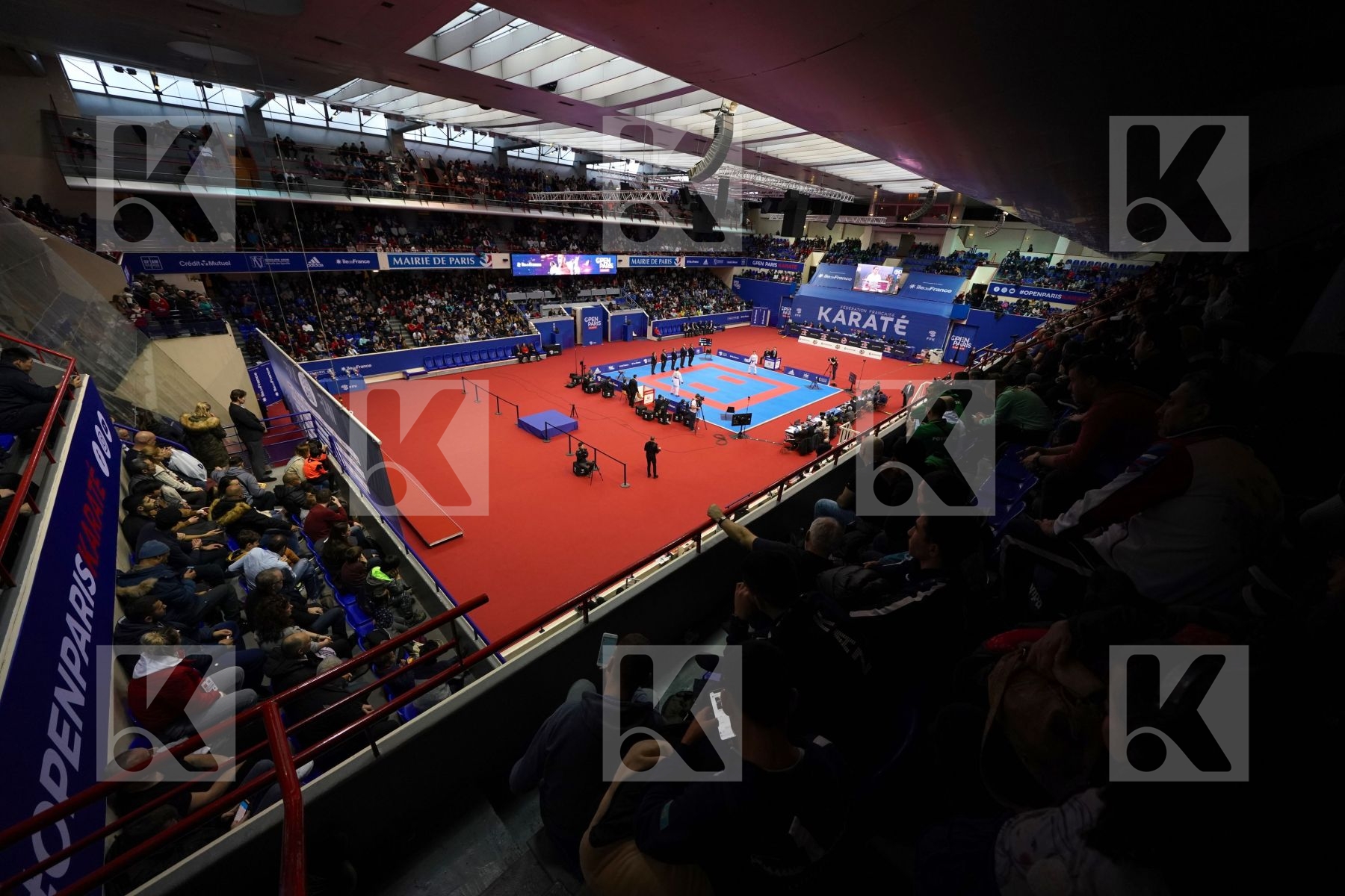 ARENA WITH SUPPORTERS during Final bout