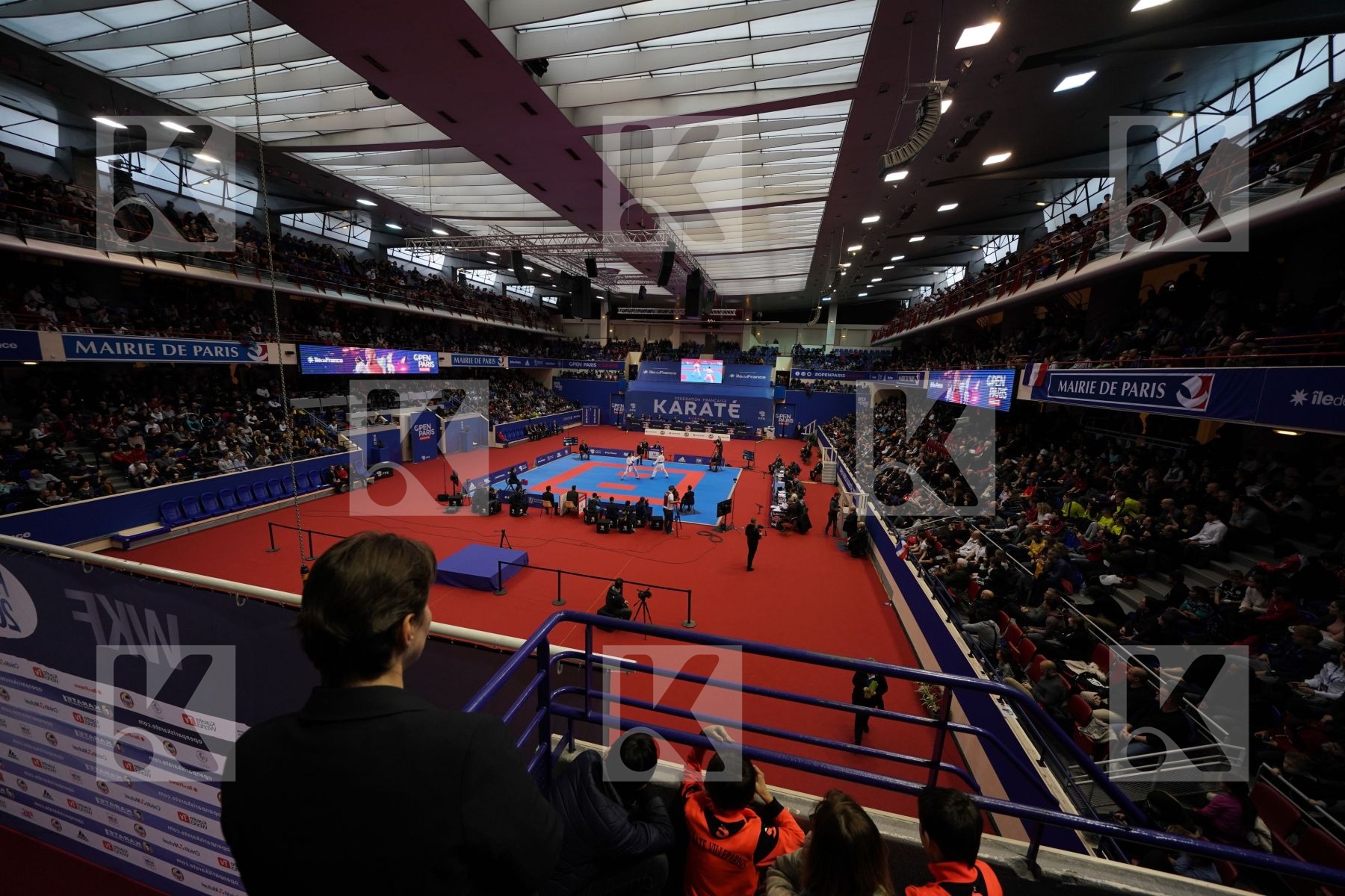 ARENA WITH SUPPORTERS during Final bout