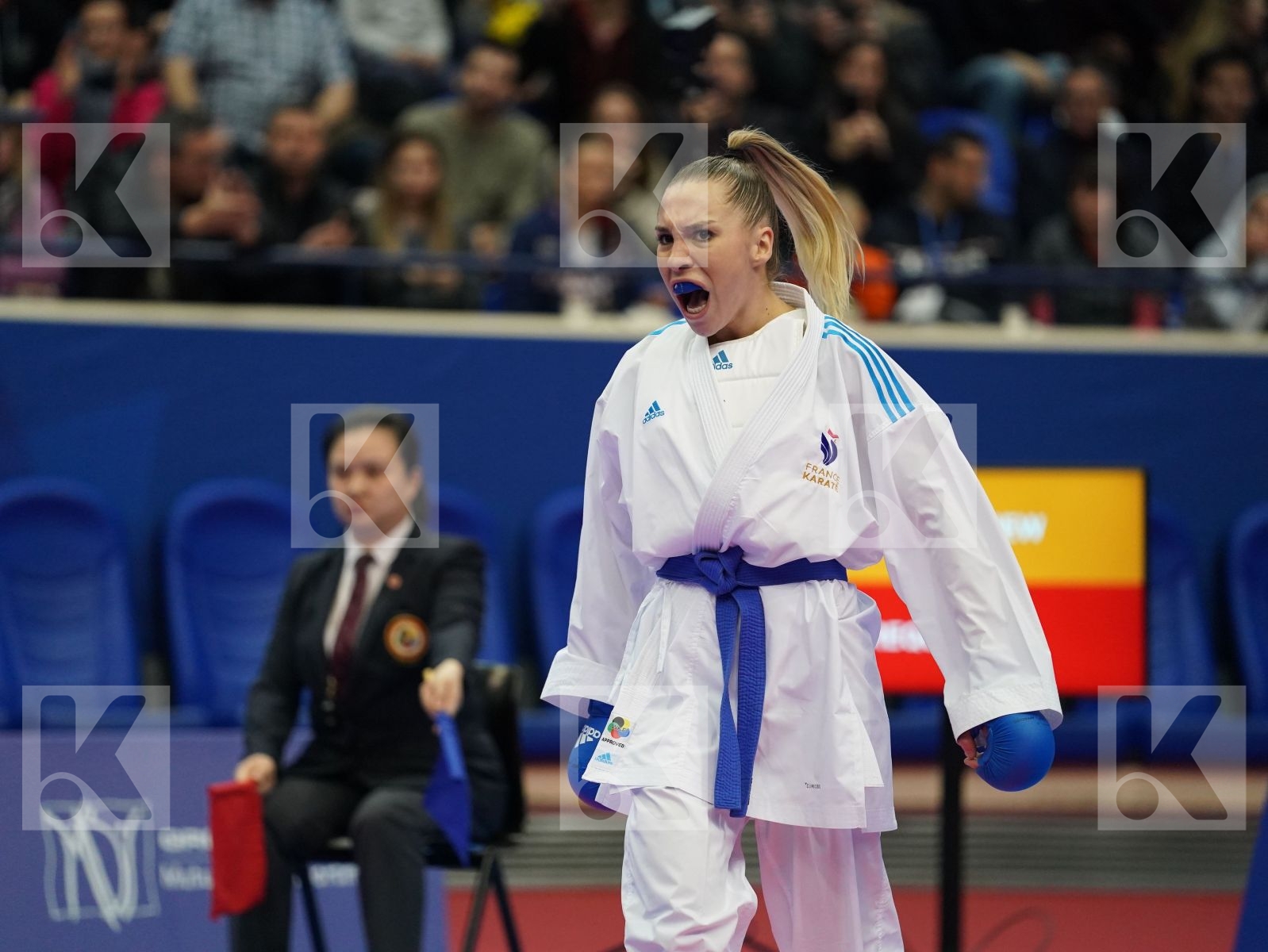 MORIGUCHI AYAMI (JAPAN) vs PHILIPPE GWENDOLINE (FRANCE) in Senior Kumite -61 Kg - Bronze bout