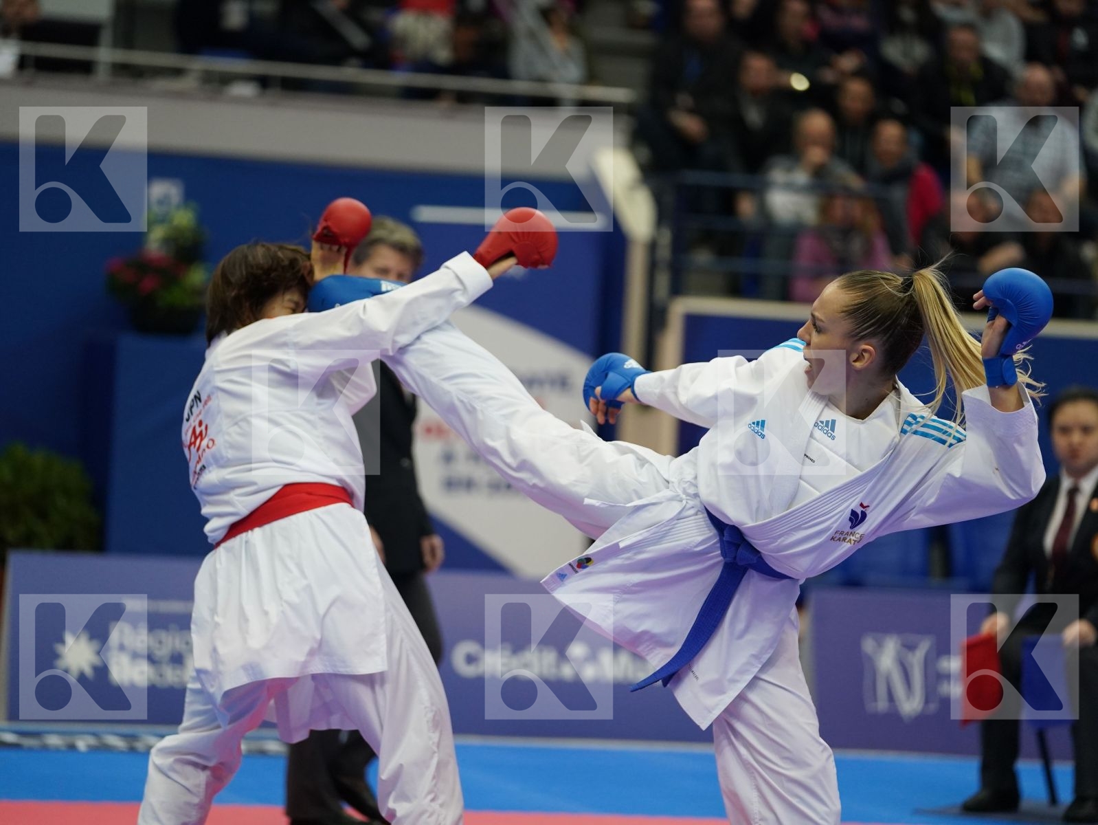 MORIGUCHI AYAMI (JAPAN) vs PHILIPPE GWENDOLINE (FRANCE) in Senior Kumite -61 Kg - Bronze bout