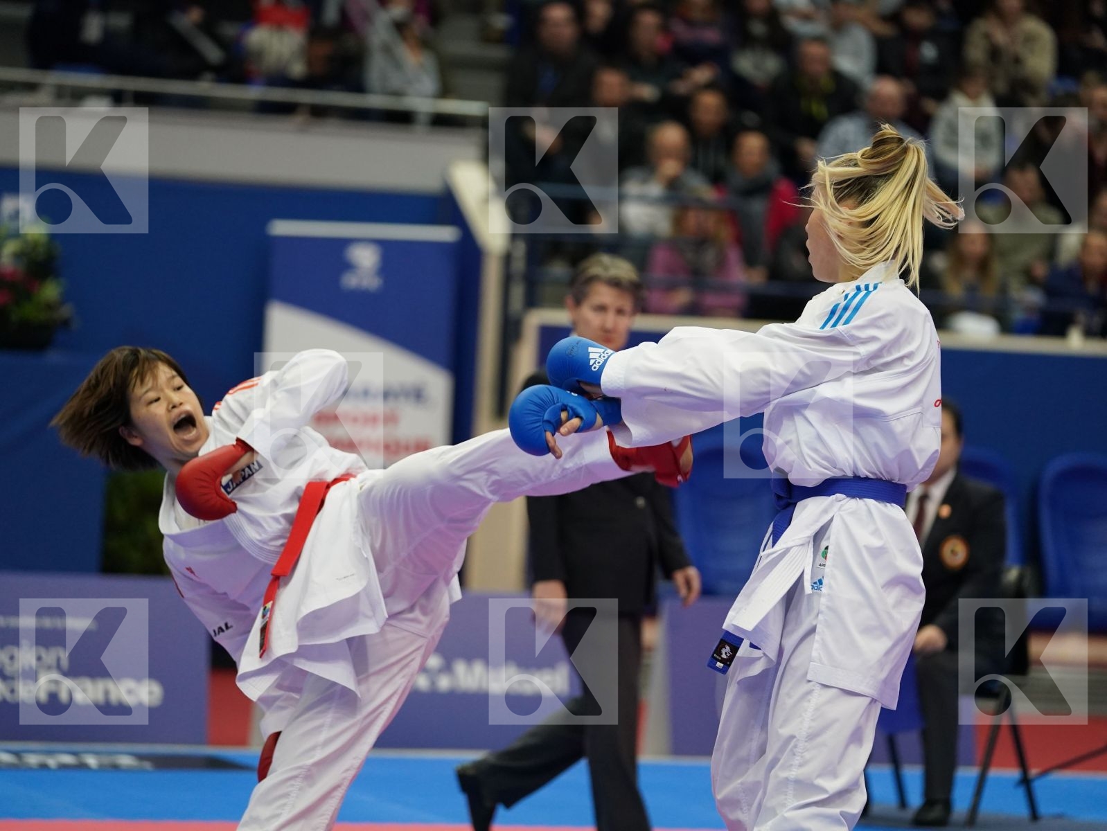 MORIGUCHI AYAMI (JAPAN) vs PHILIPPE GWENDOLINE (FRANCE) in Senior Kumite -61 Kg - Bronze bout