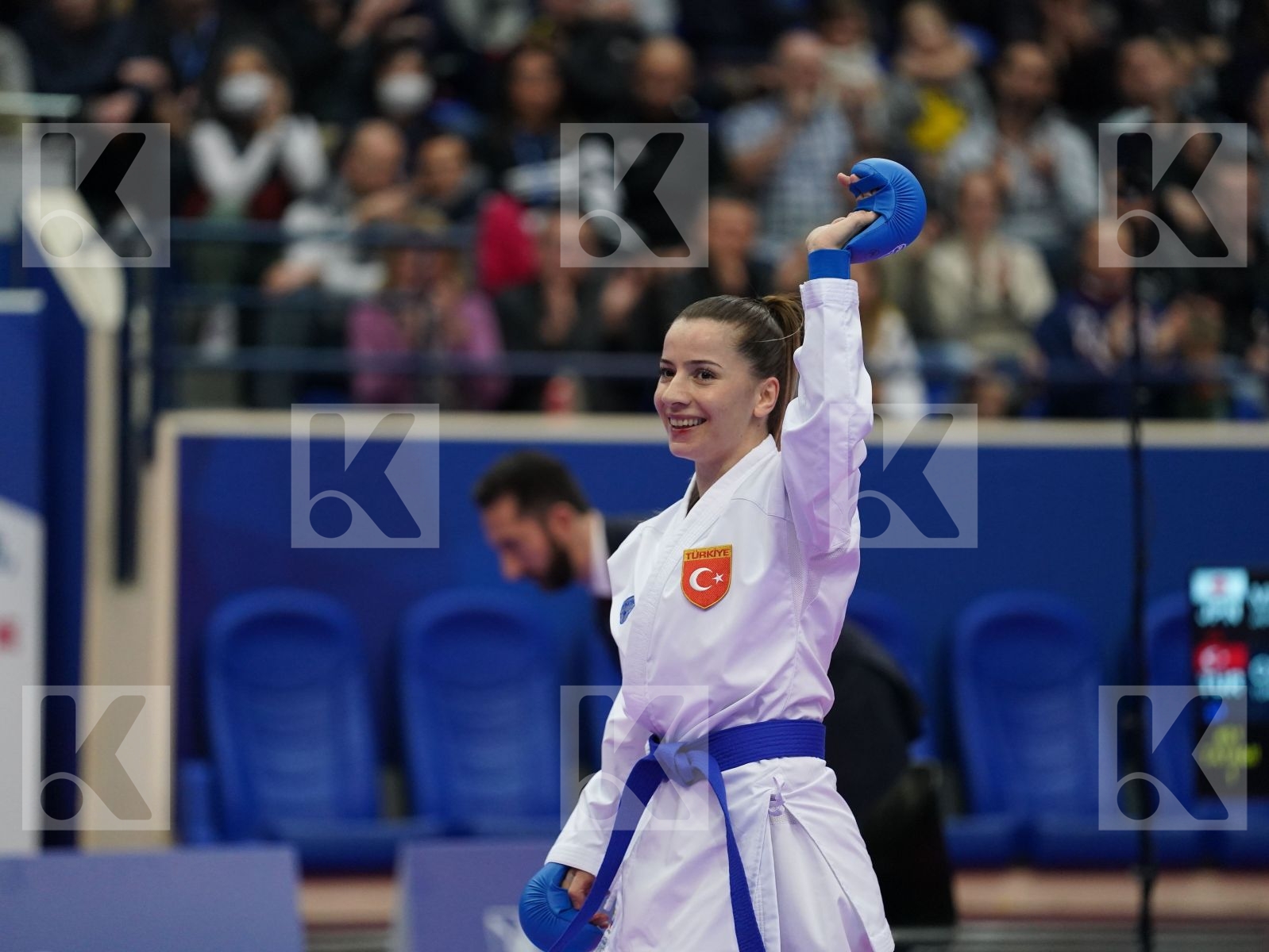 MIYAHARA MIHO (JAPAN) vs OZCELIK ARAPOGLU SERAP (TURKEY) in Senior Kumite -50 Kg - Gold bout