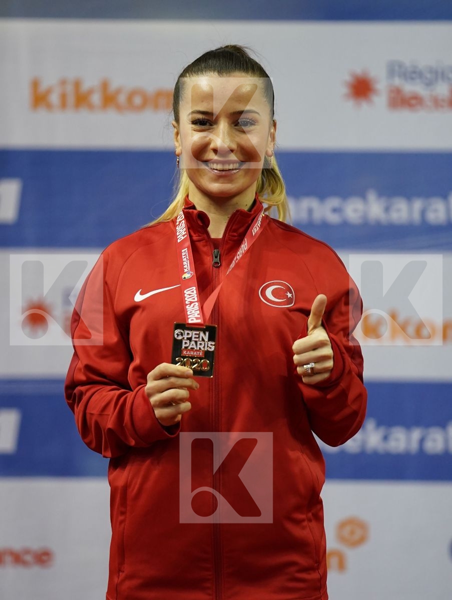 Gold medalists -  Podium ceremony