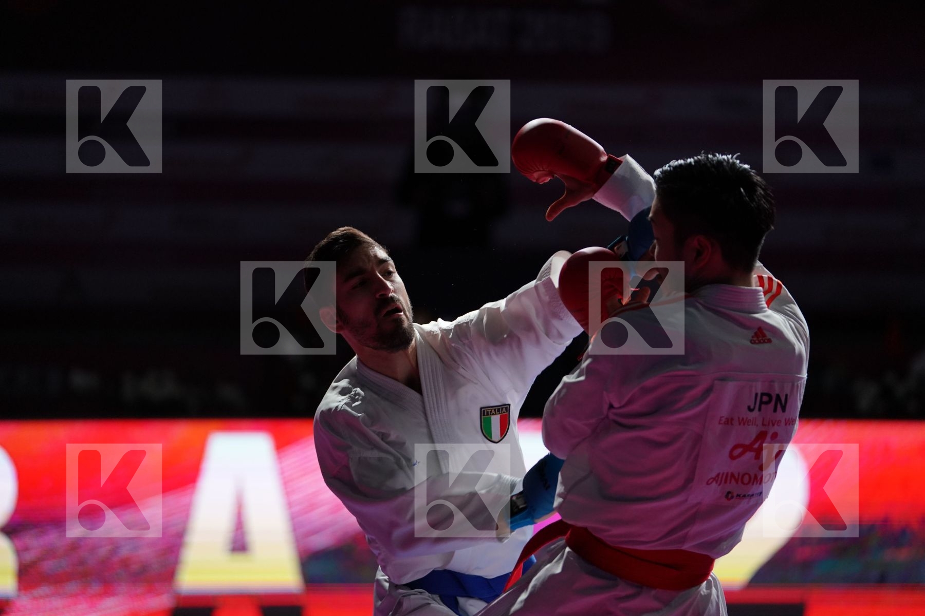 SAGO NAOTO (JAPAN) VS CRESCENZO ANGELO (ITALY) in Senior Kumite -60 Kg - Bronze bout