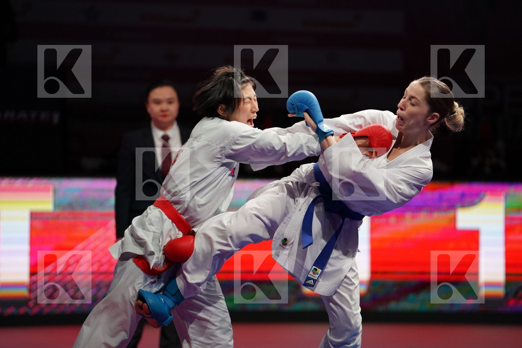 SOMEYA MAYUMI (JAPAN) VS SIVERT LAURA (FRANCE) in Senior Kumite -61 Kg - Bronze bout
