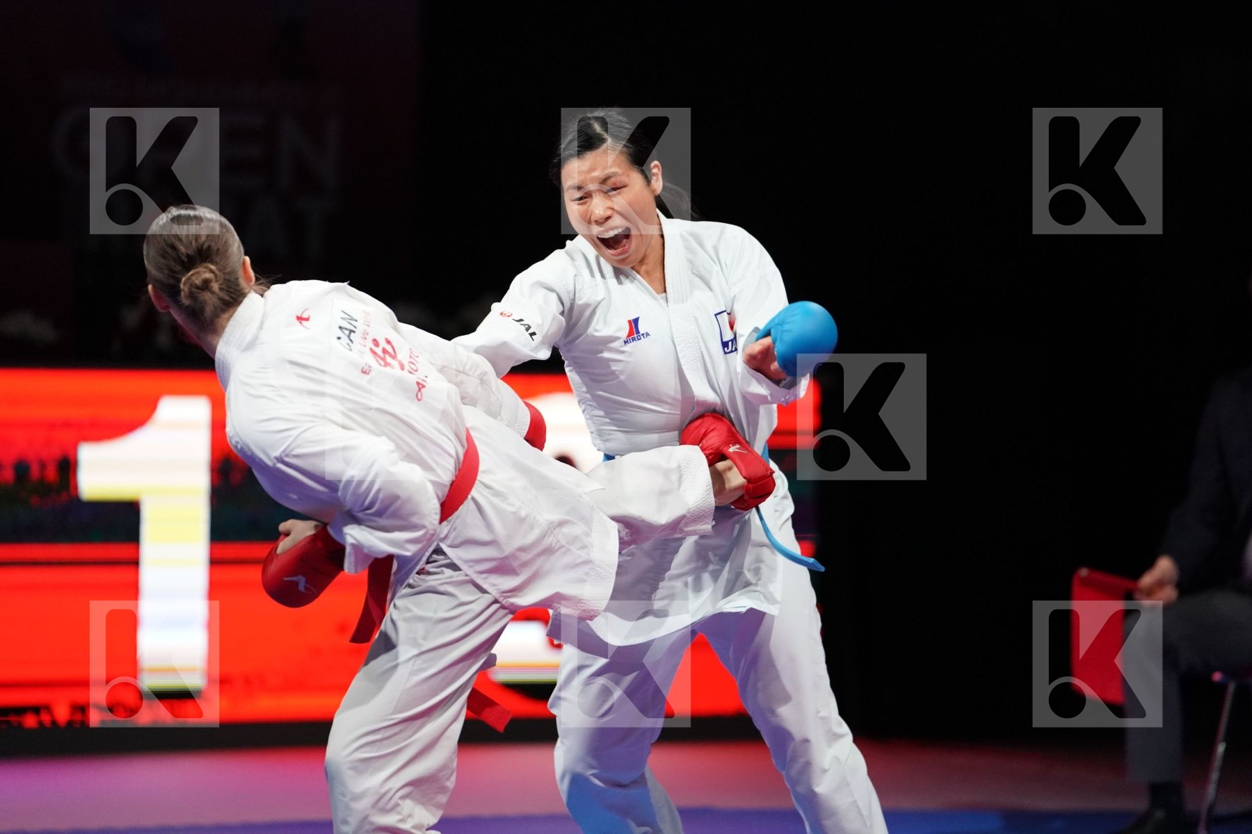 BRATIC MELISSA (CANADA) VS SOMEYA KAYO (JAPAN) in Senior Kumite -68 Kg - Bronze bout