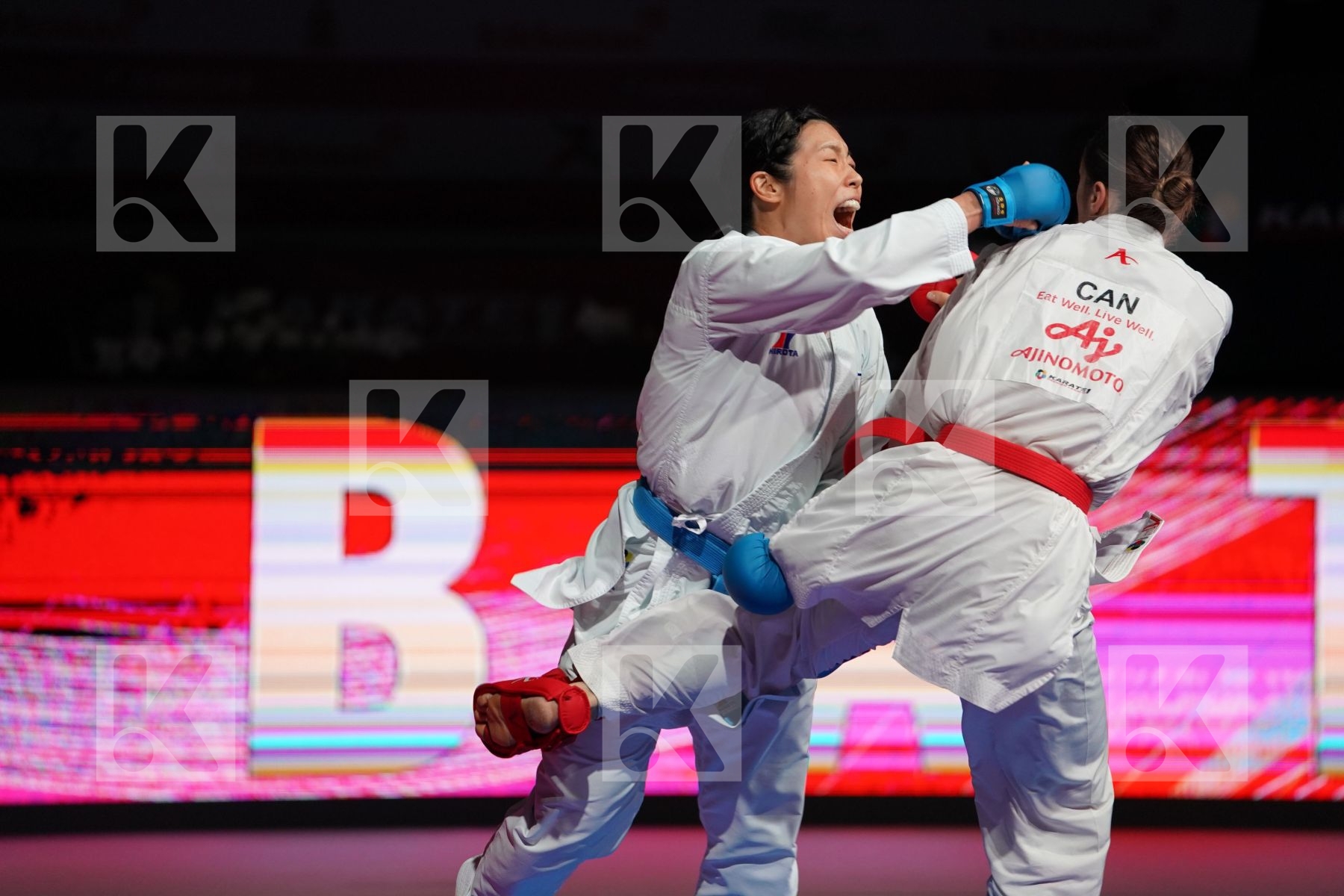 BRATIC MELISSA (CANADA) VS SOMEYA KAYO (JAPAN) in Senior Kumite -68 Kg - Bronze bout