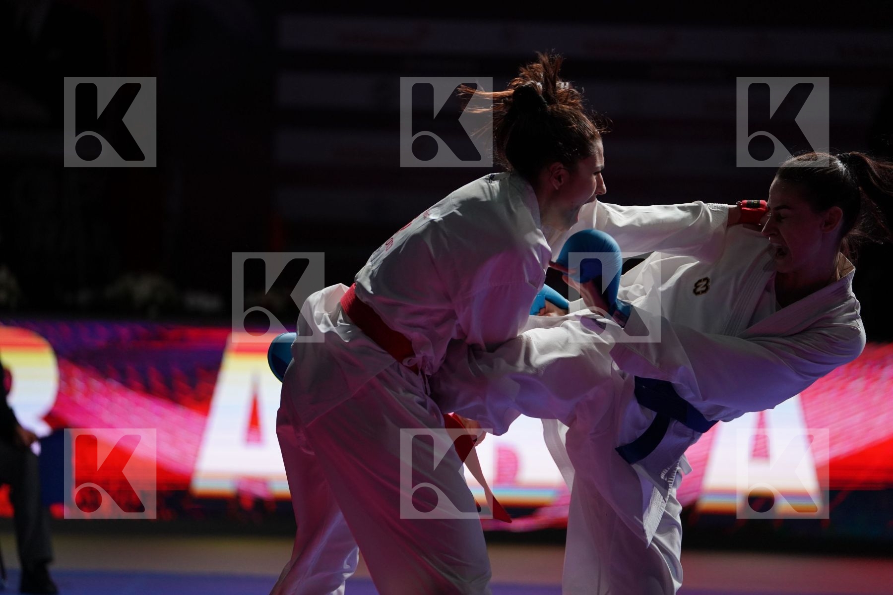 QUIRICI ELENA (SWITZERLAND) VS MELNYK HALYNA (UKRAINE) in Senior Kumite -68 Kg - Gold bout