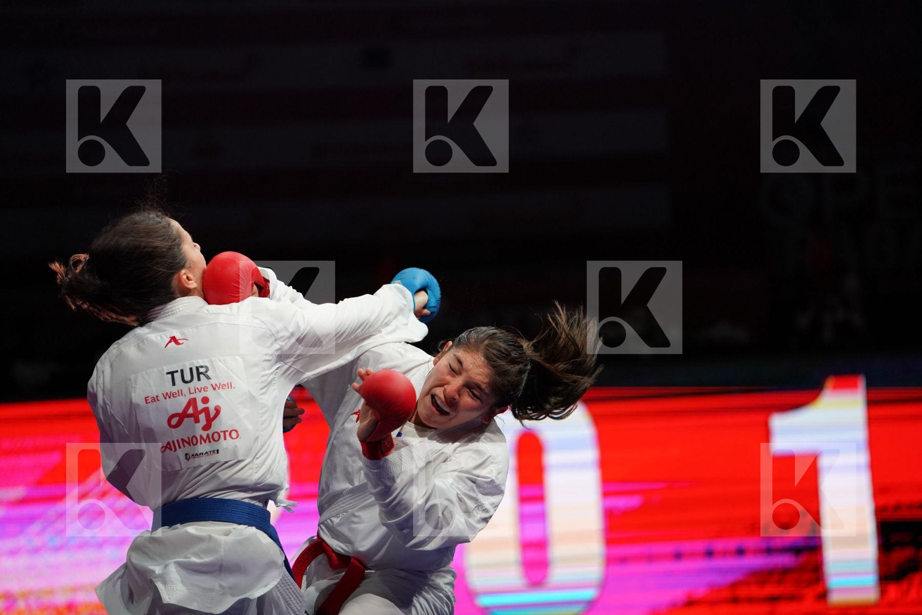 QUINTAL CATZIN GUADALUPE (MEXICO) VS HOCAOGLU MELTEM (TURKEY) in Senior Kumite 68+ Kg - Gold bout