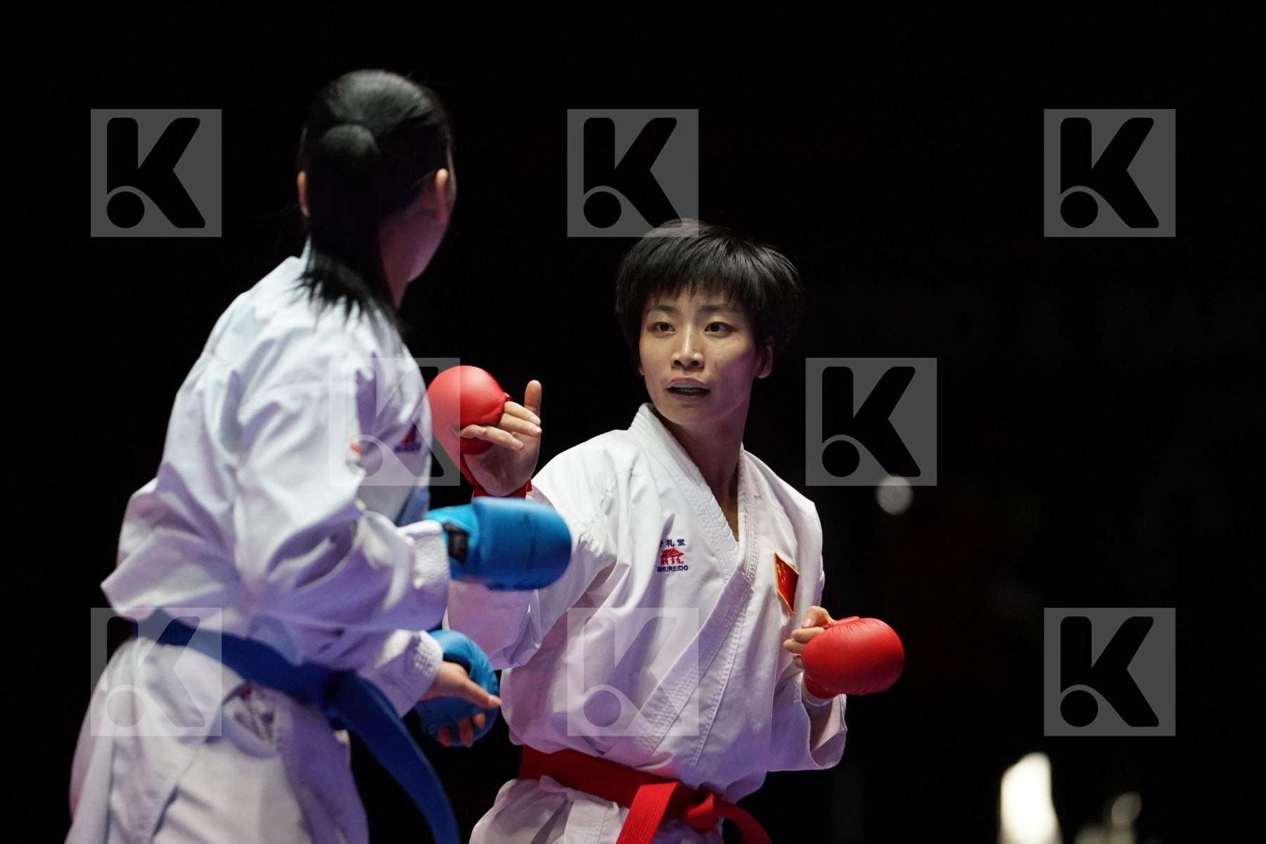 YIN XIAOYAN (CHINA) VS YUKI KUJURO (JAPAN) in Senior Kumite -61 Kg - Gold bout