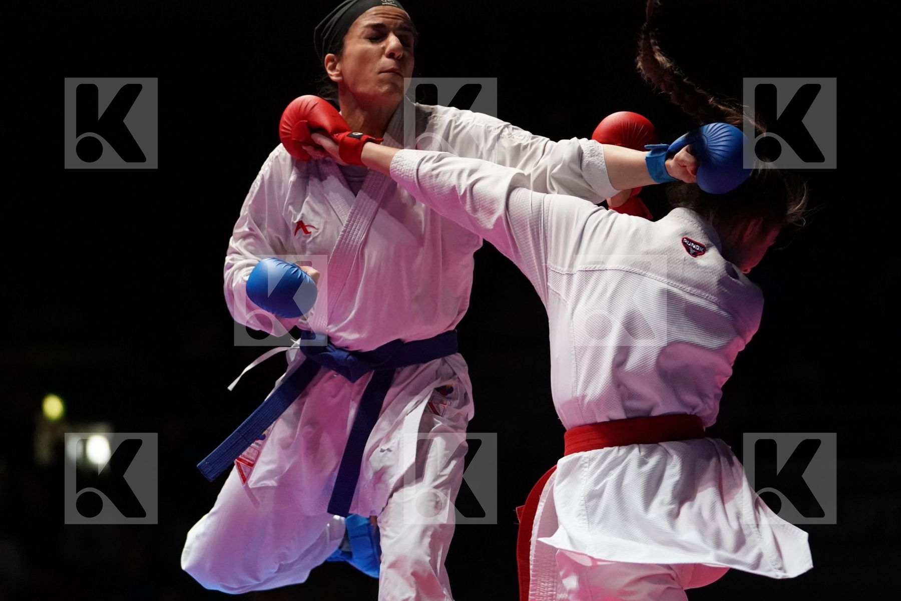 VALENTINA TORO MENESES (CHILE) VS TARAVAT KHAKSAR (ISLAMIC REPUBLIC OF IRAN) in Senior Kumite -55 Kg - Gold bout
