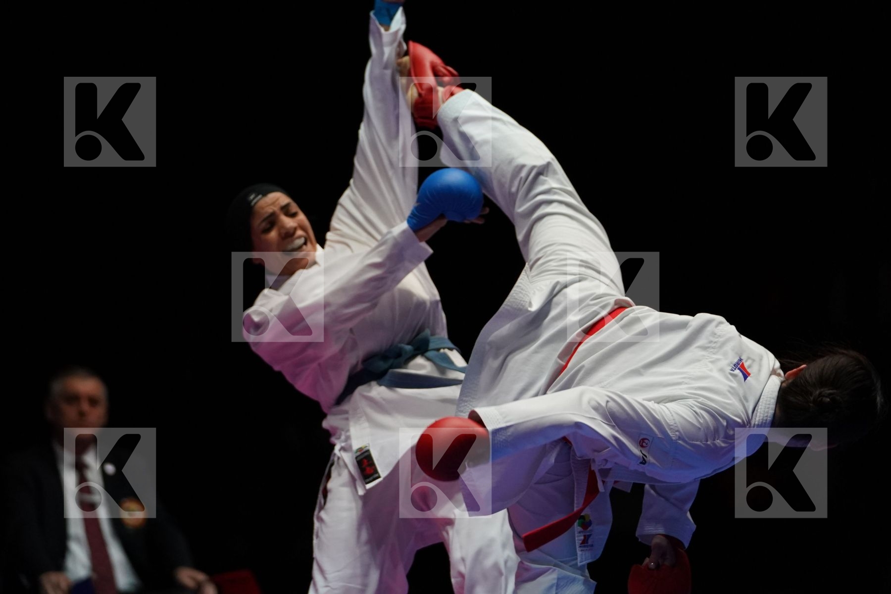 AYAKA SAITO (JAPAN) VS SHYMAA ABOUALYAZED (EGYPT) in Senior Kumite 68+ Kg - Gold bout