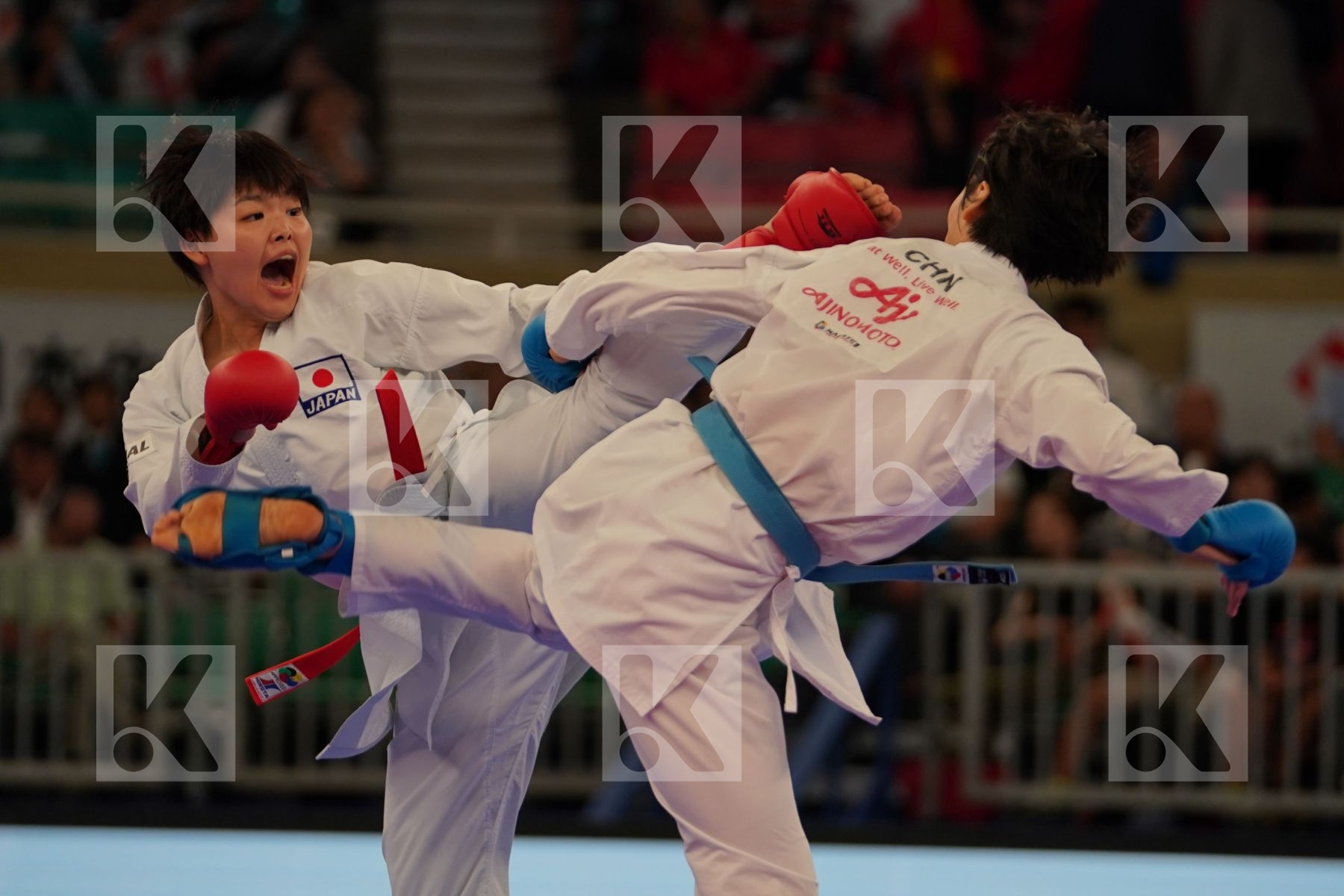 SUZUKI MAYA (JAPAN) vs YIN XIAOYAN (CHINA) in Senior Kumite -61 Kg - Bronze bout