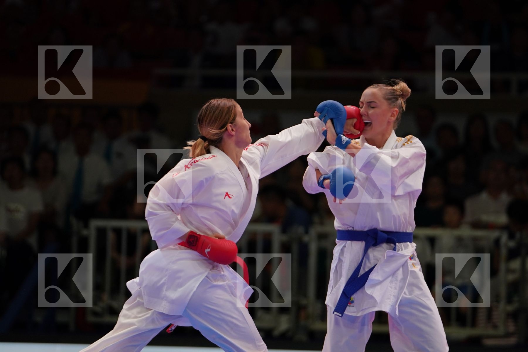 ZARETSKA IRINA (AZERBAIJAN) vs AGIER ALIZEE (FRANCE) in Senior Kumite -68 Kg - Gold bout