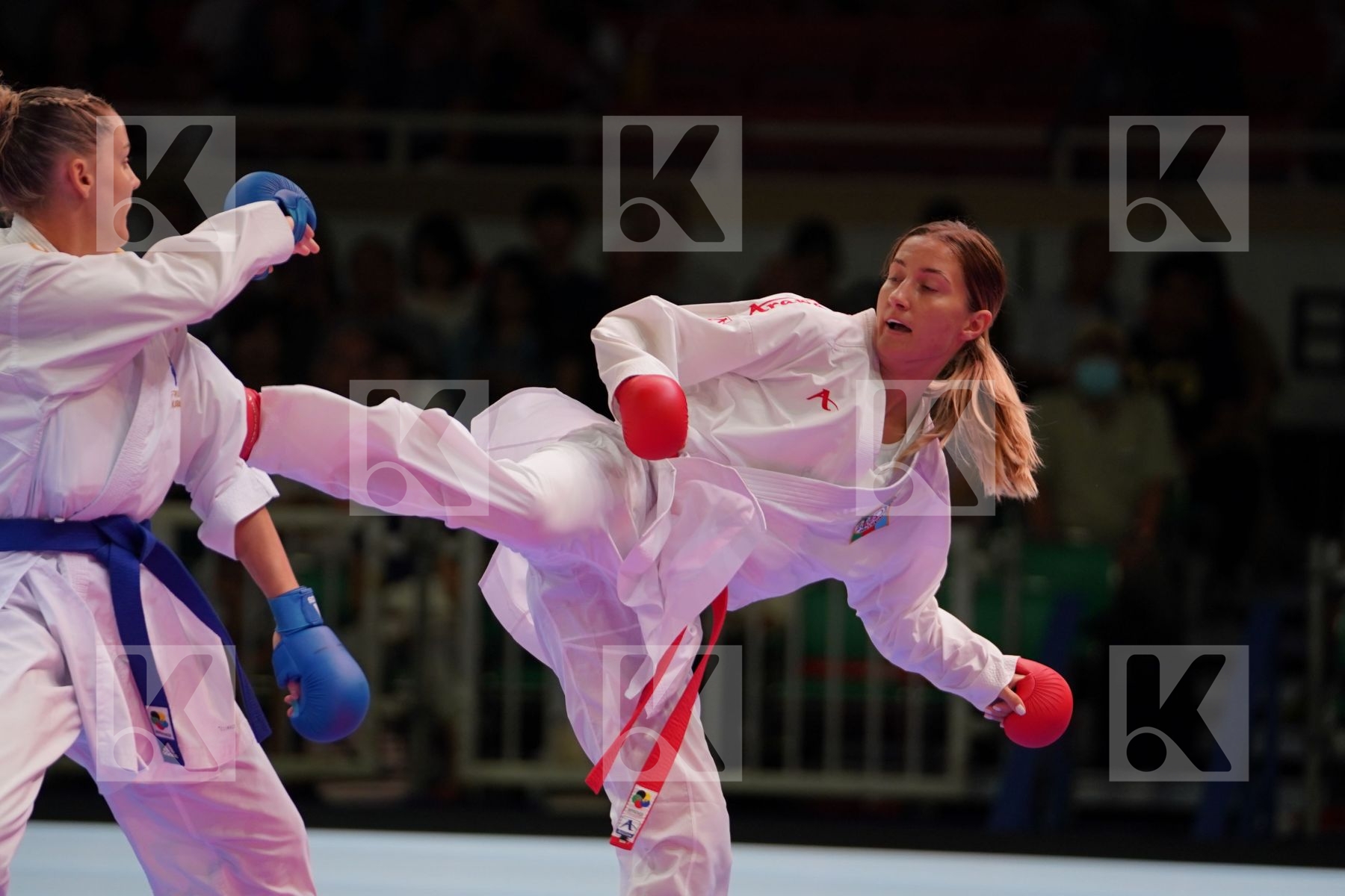 ZARETSKA IRINA (AZERBAIJAN) vs AGIER ALIZEE (FRANCE) in Senior Kumite -68 Kg - Gold bout