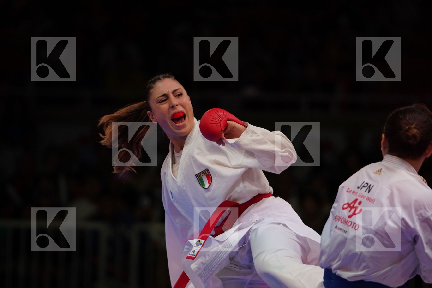 FERRACUTI CLIO (ITALY) vs UEKUSA AYUMI (JAPAN) in Senior Kumite 68+ Kg - Gold bout