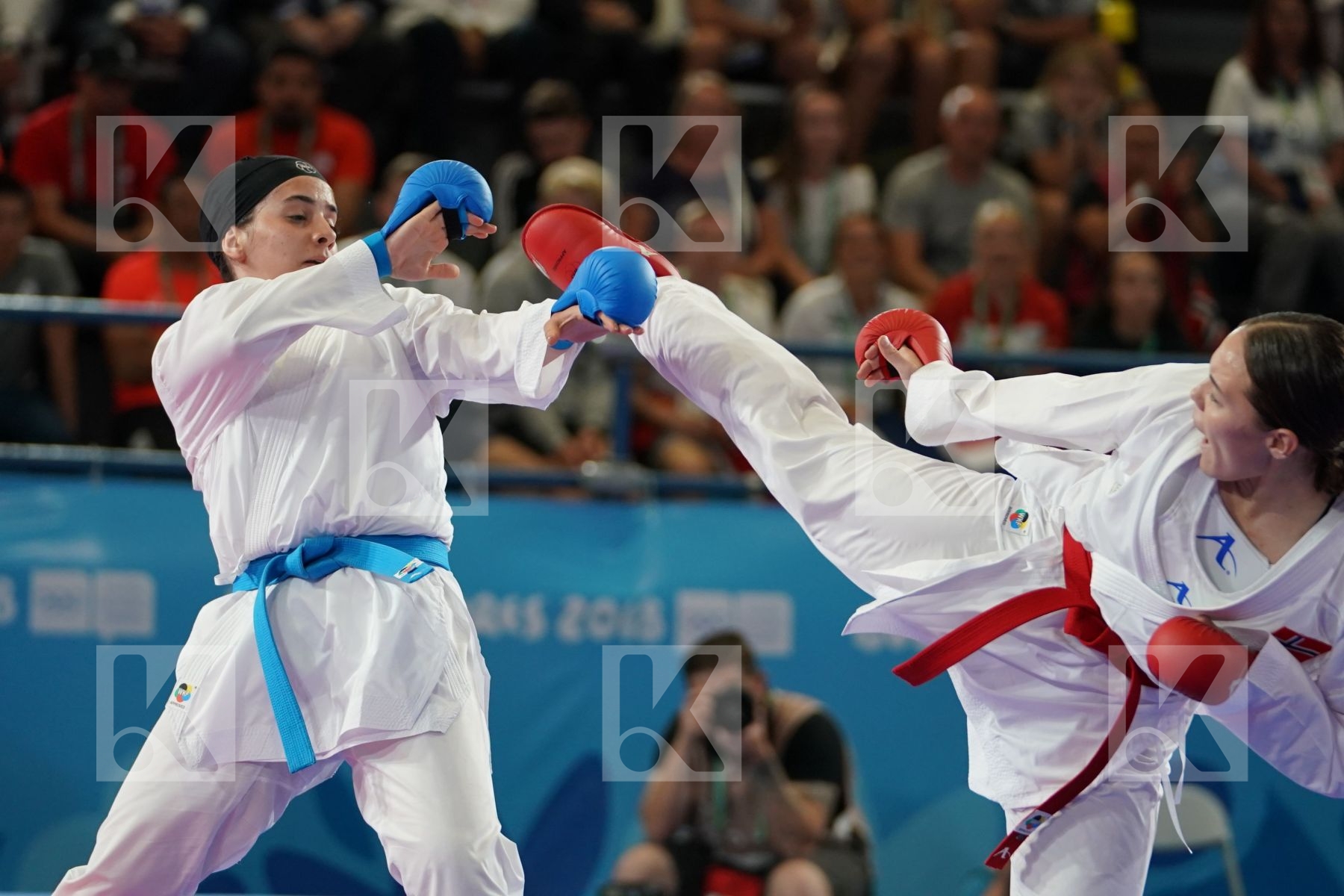 ANNIKA SAELID (NORWAY) vs NEGIN ALTOONI (IRAN) in Junior Kumite Female 59+ Kg - Semifinal