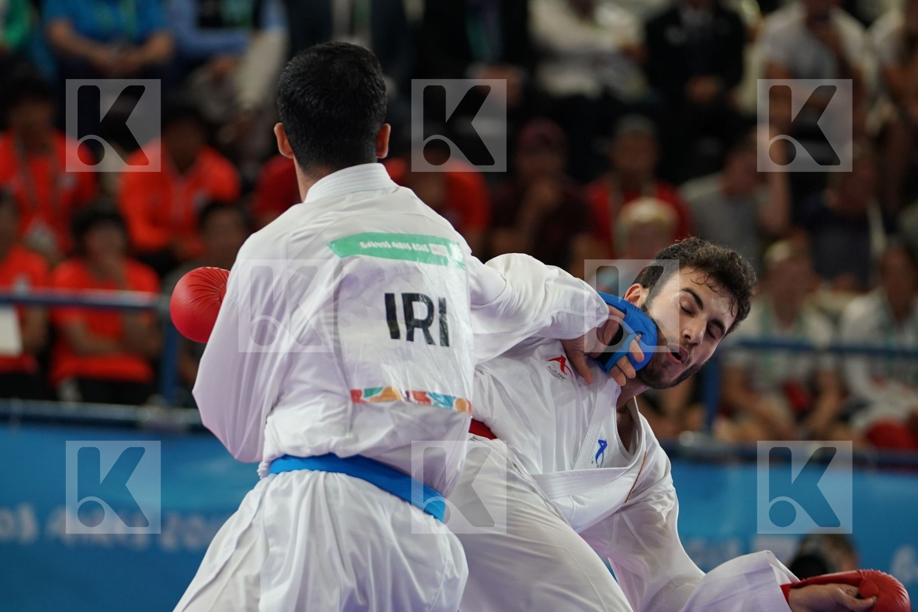 ENES BULUT (TURKEY) vs NAVID MOHAMMADI (IRAN) in Junior Kumite Male 68 + Kg - Semifinal