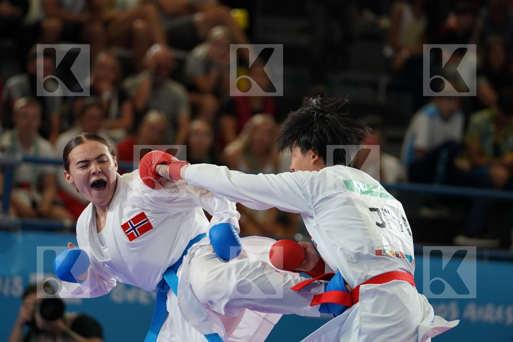SAKURA SAWASHIMA (JAPAN) vs ANNIKA SAELID (NORWAY) in Junior Kumite Female 59+ Kg - Final bout