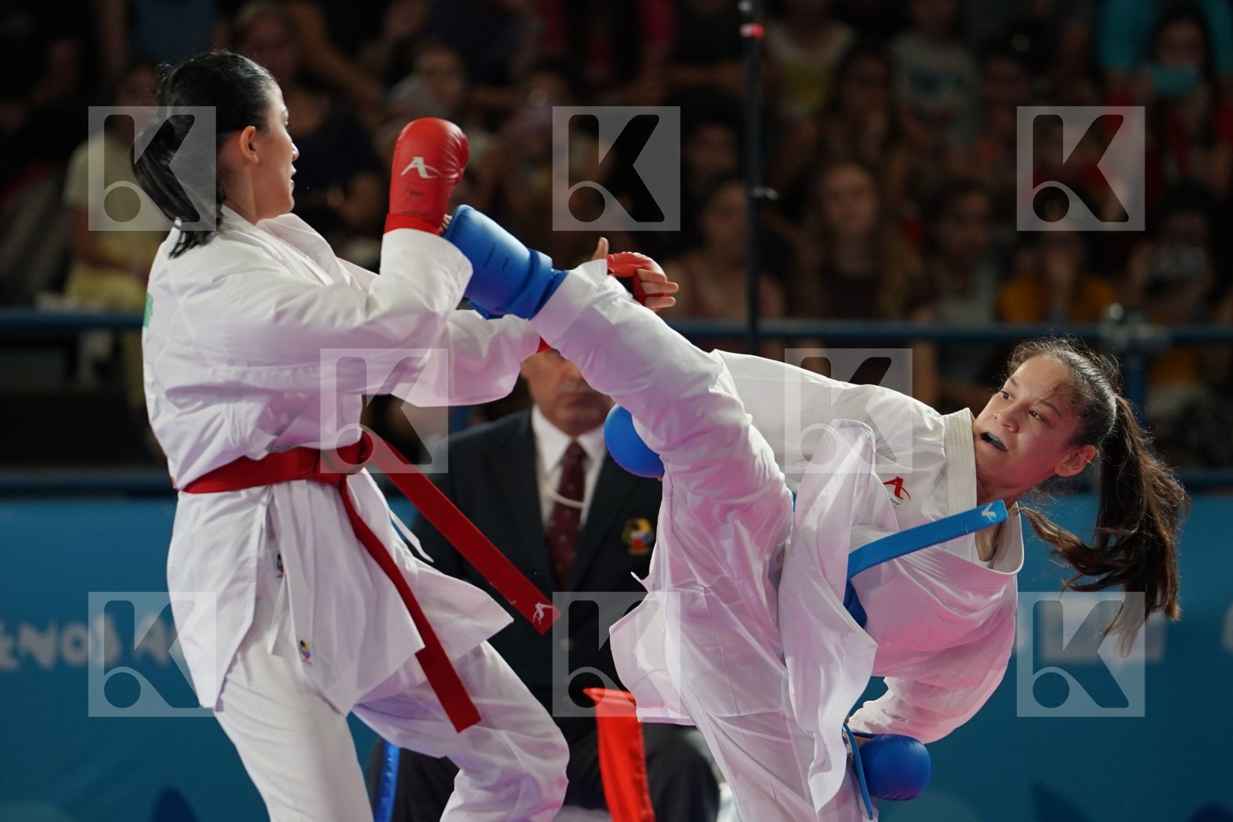 DAMLA OCAK IS (TURKEY) Vs DILDORA ALIKULOV (UZBEKISTAN) in Junior Kumite Female -53Kg - Semifinal